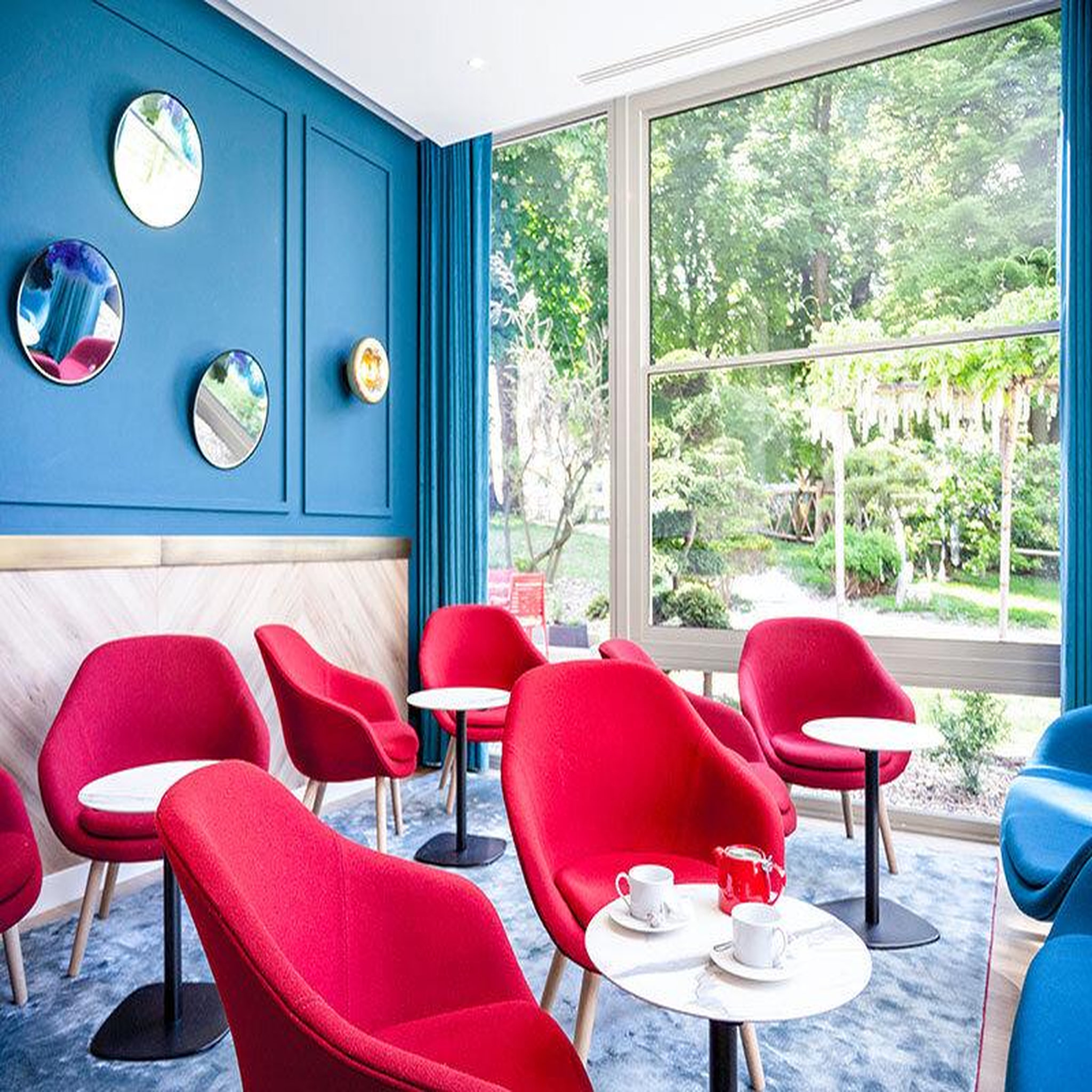 Voir la diapositive 4 : Smartbox Bien-être en hôtel 4* à Aix-les-Bains : 2 jours en suite avec accès à l'espace aqua-détente - Coffret Cadeau Séjour