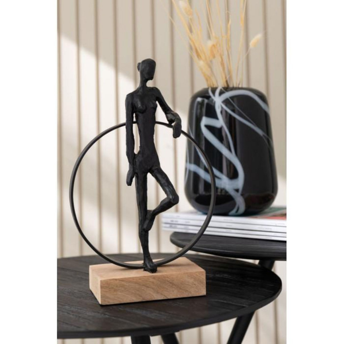 Paris Prix Statuette Déco Femme  Anneau  32cm Noir