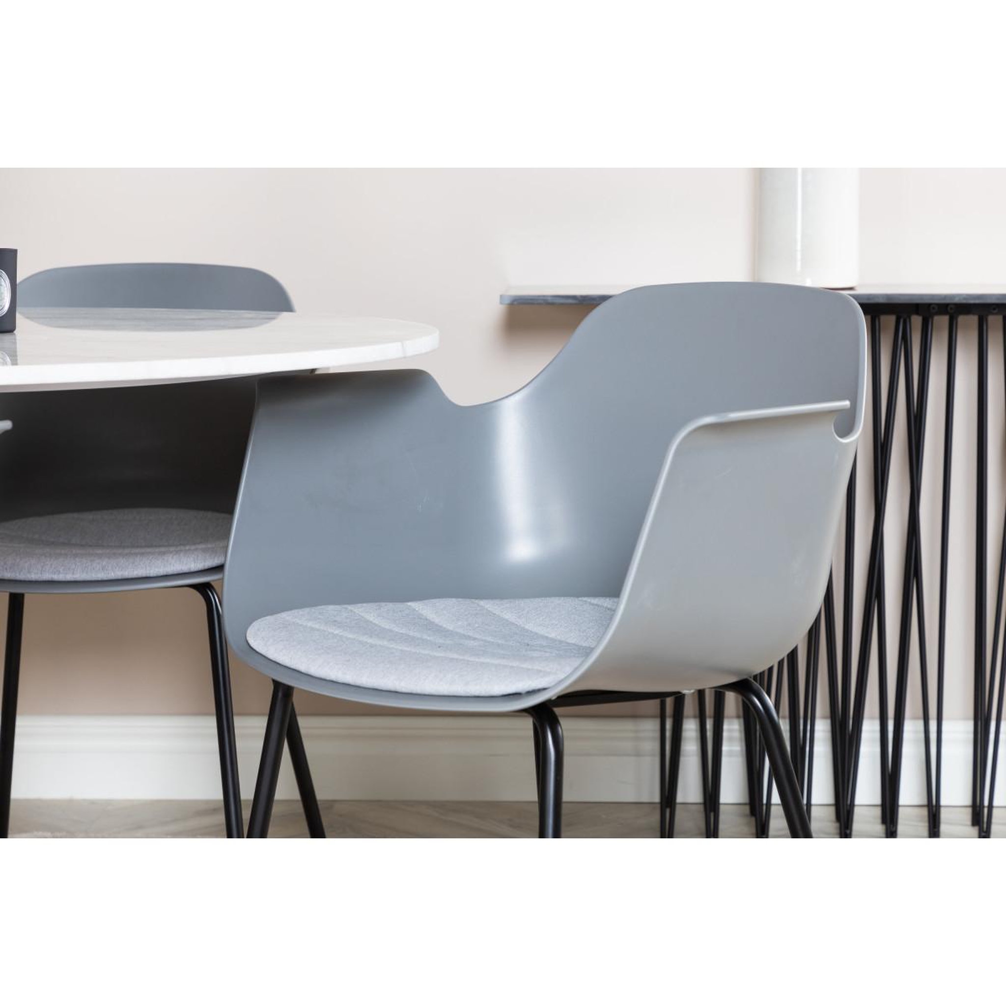 Voir la diapositive 5 : Paris Prix Ensemble table à manger & 4 chaises  estelle i & comfort  106cm blanc & gris