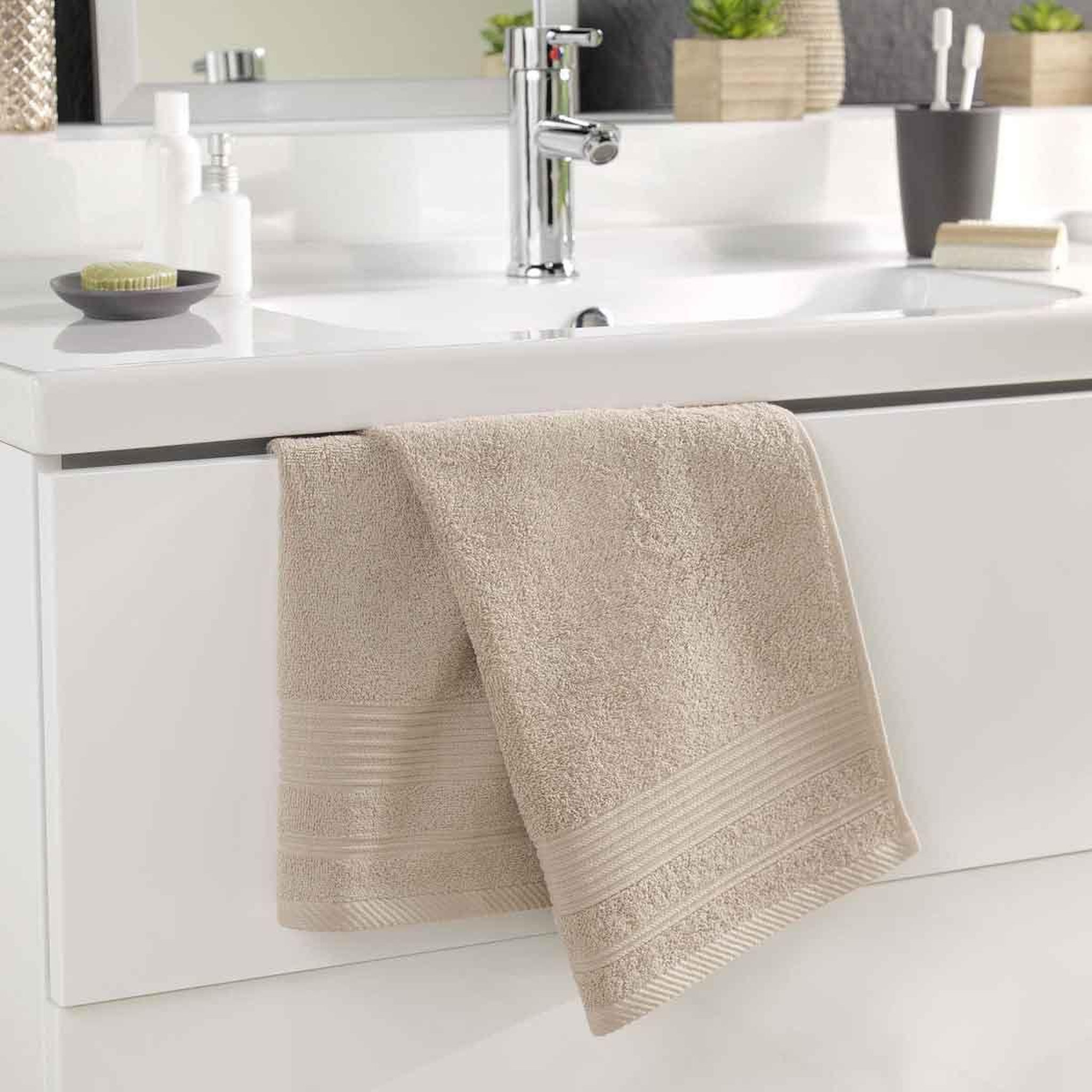 Voir la diapositive 2 : Douceur d'Intérieur Serviette de Toilette  Tendresse  50x90cm Taupe