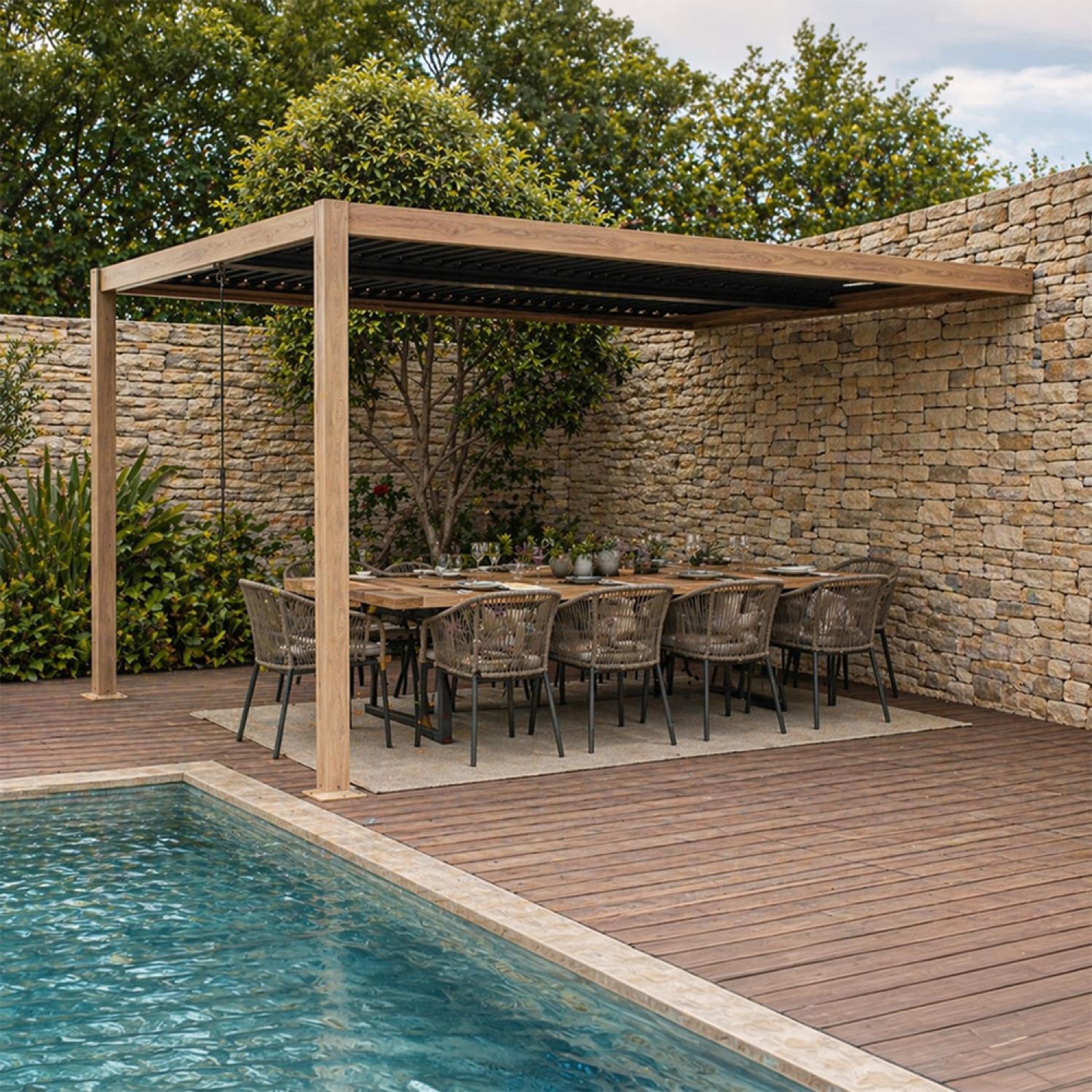 Voir la diapositive 2 : CONCEPT USINE Pergola bioclimatique 4x3m adossée effet bois sifnos