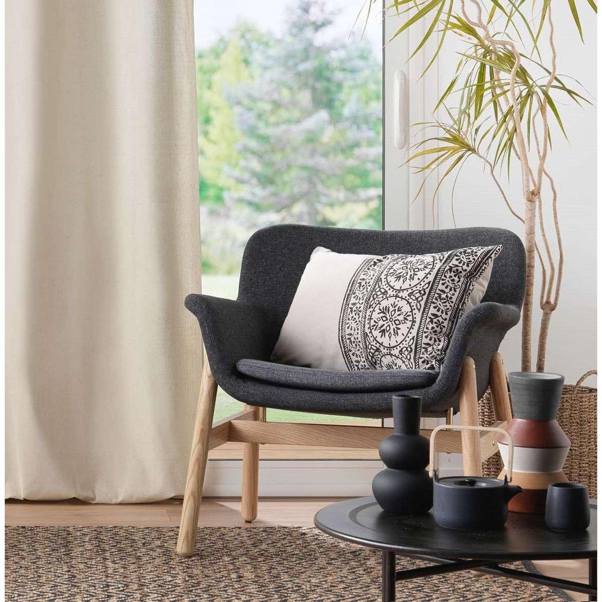 Douceur d'Intérieur Coussin déhoussable BISCA - Polycoton imprimé - 40 x 60 cm - Ecru et noir