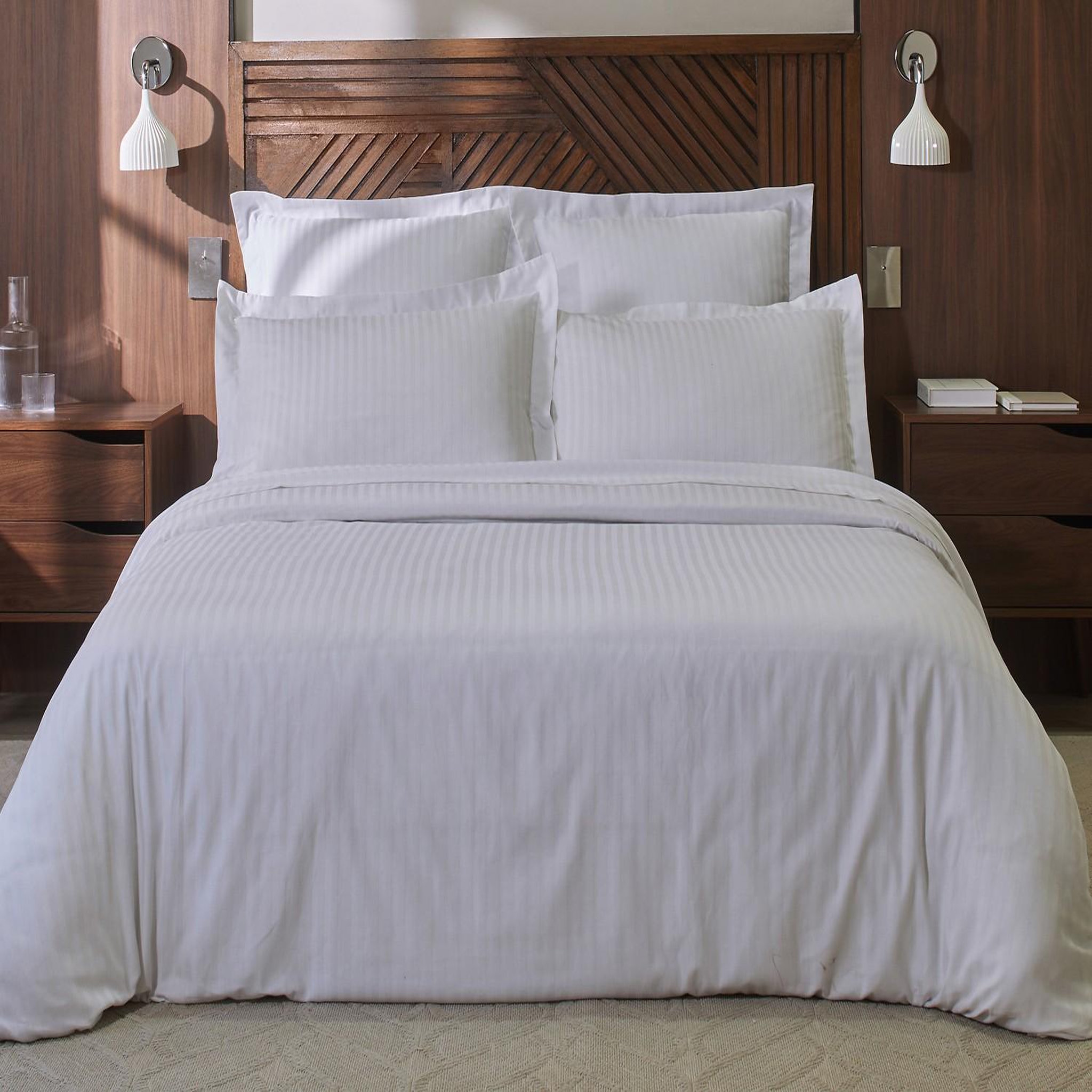 Home collection Housse de couette 100% satin de coton amboise. Coloris disponibles : Blanc