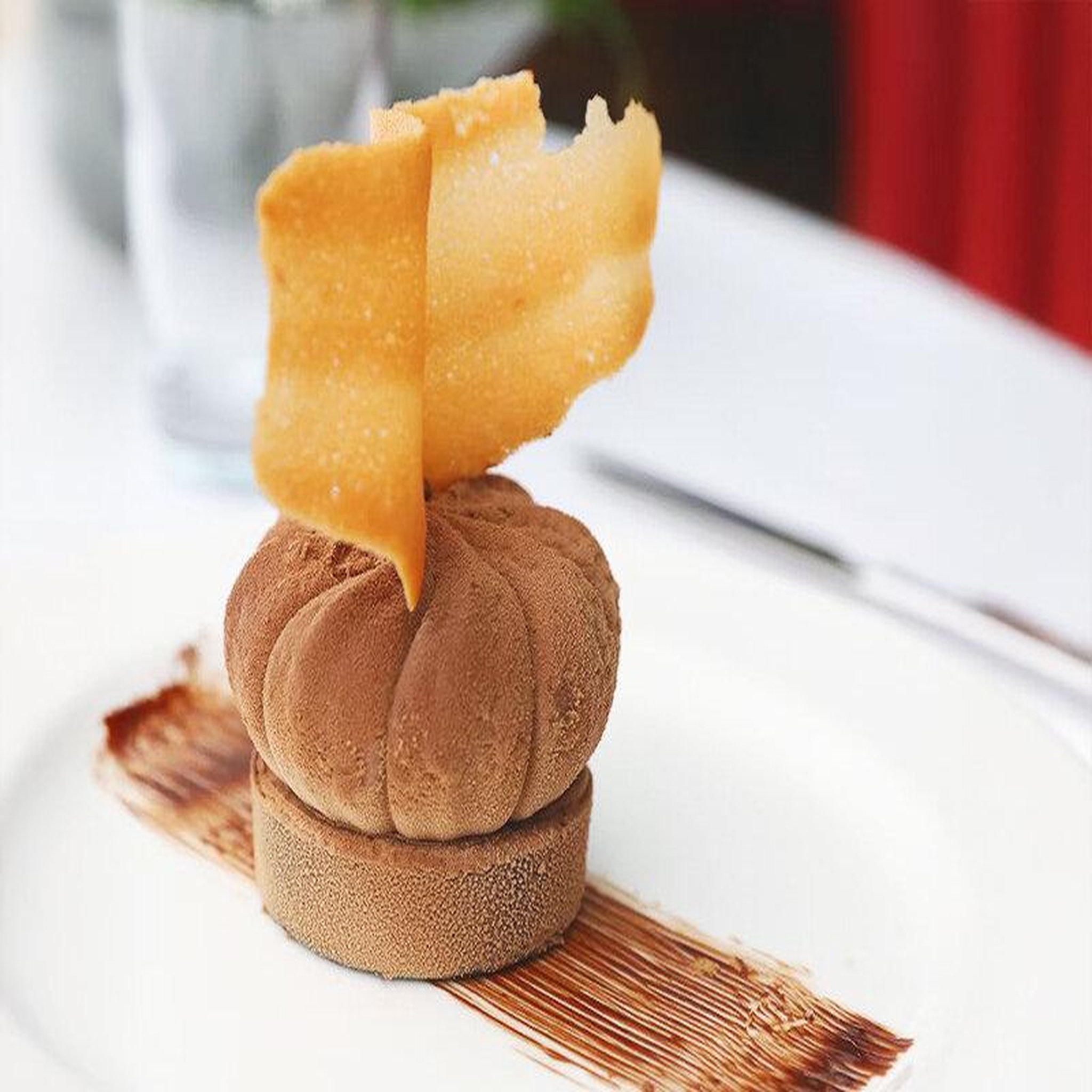 Voir la diapositive 4 : Smartbox Découverte de Paris en famille : déjeuner croisière sur la Seine pour 2 adultes et 1 enfant - Coffret Cadeau Gastronomie