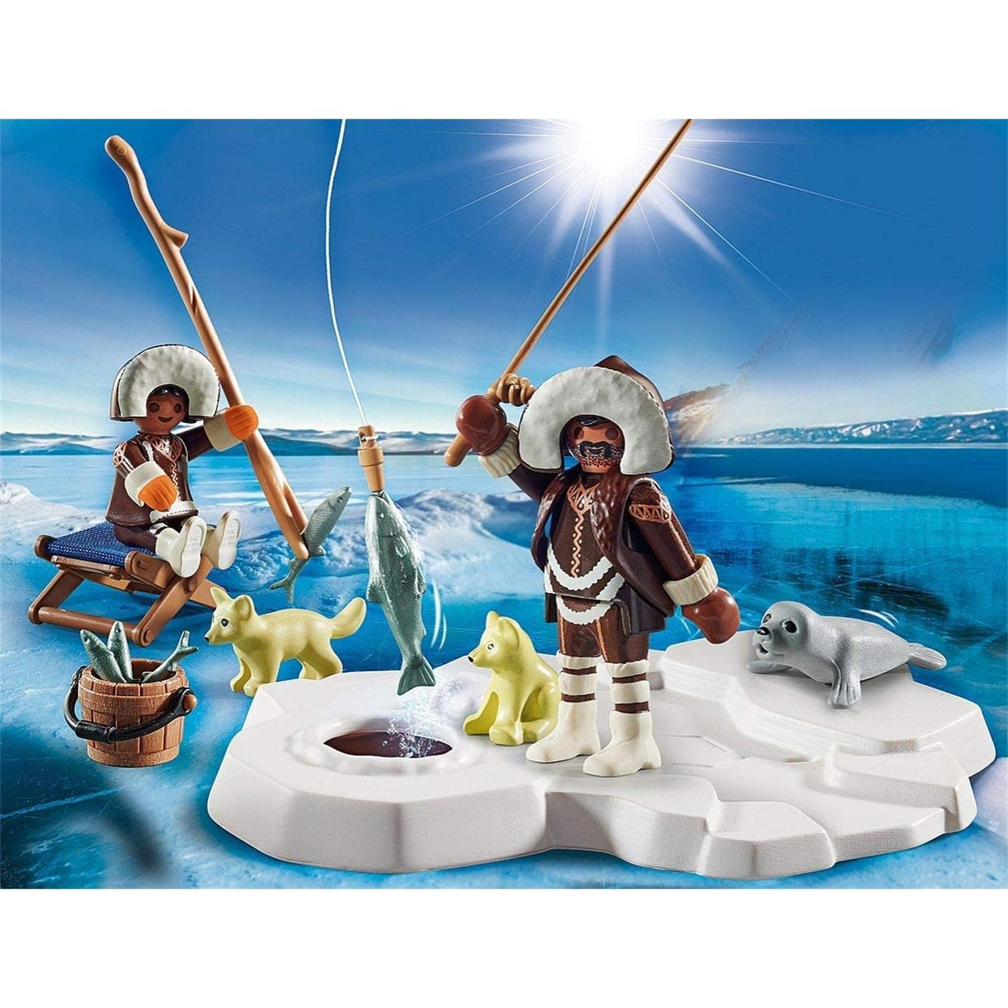 Voir la diapositive 2 : PLAYMOBIL Family Fun Set cadeau Pêcheurs sur glace