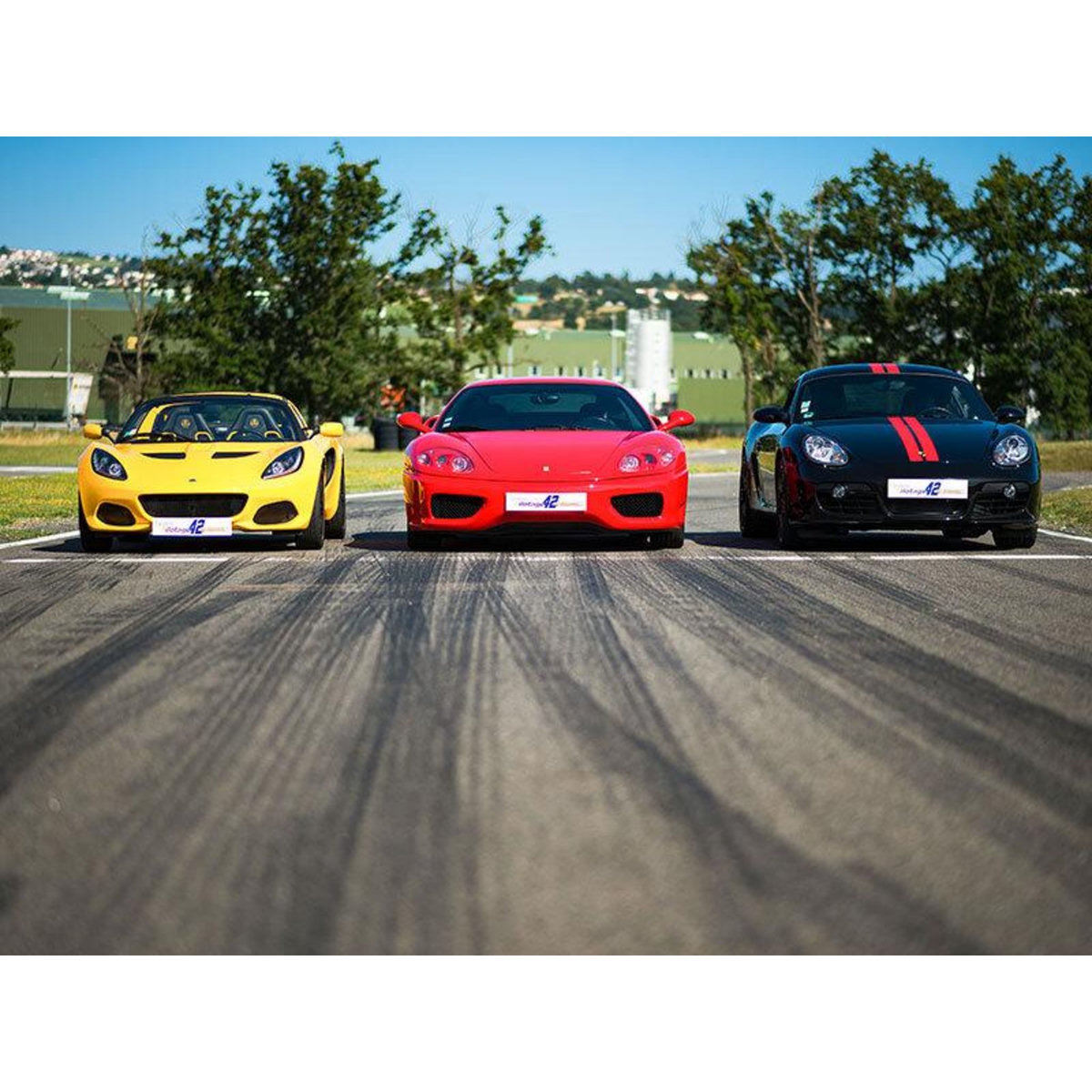 Smartbox Stage de pilotage : 12 tours en Ferrari, Audi R8, Porsche et Lotus sur le circuit d'Andrézieux - Coffret Cadeau Sport & Aventure