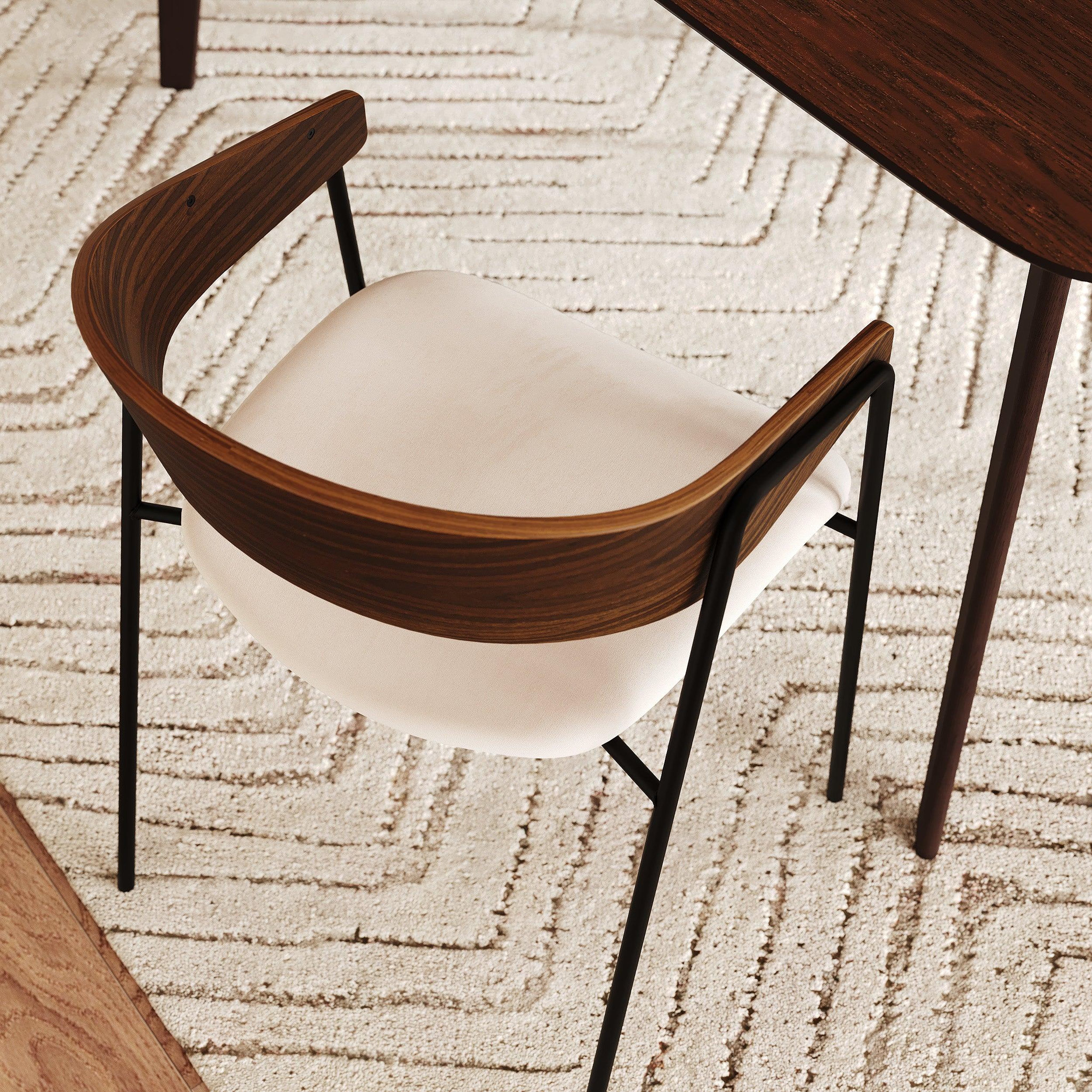 Voir la diapositive 6 : MAISON PAVANE Lot de 2 chaises en velours blanc cassé et bois de noyer-esmée