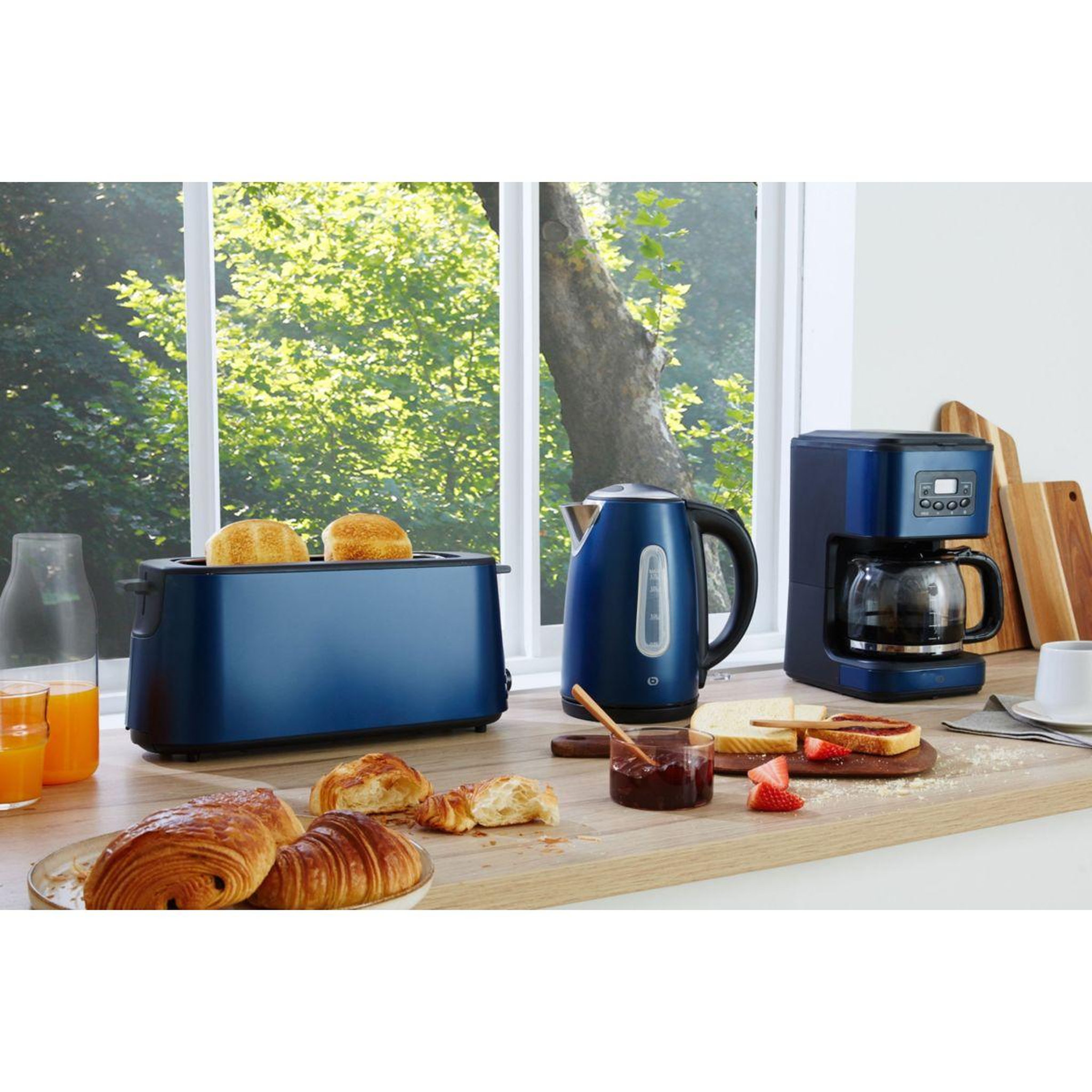 Voir la diapositive 2 : ESSENTIEL B Cafetière programmable ECP3s bleu