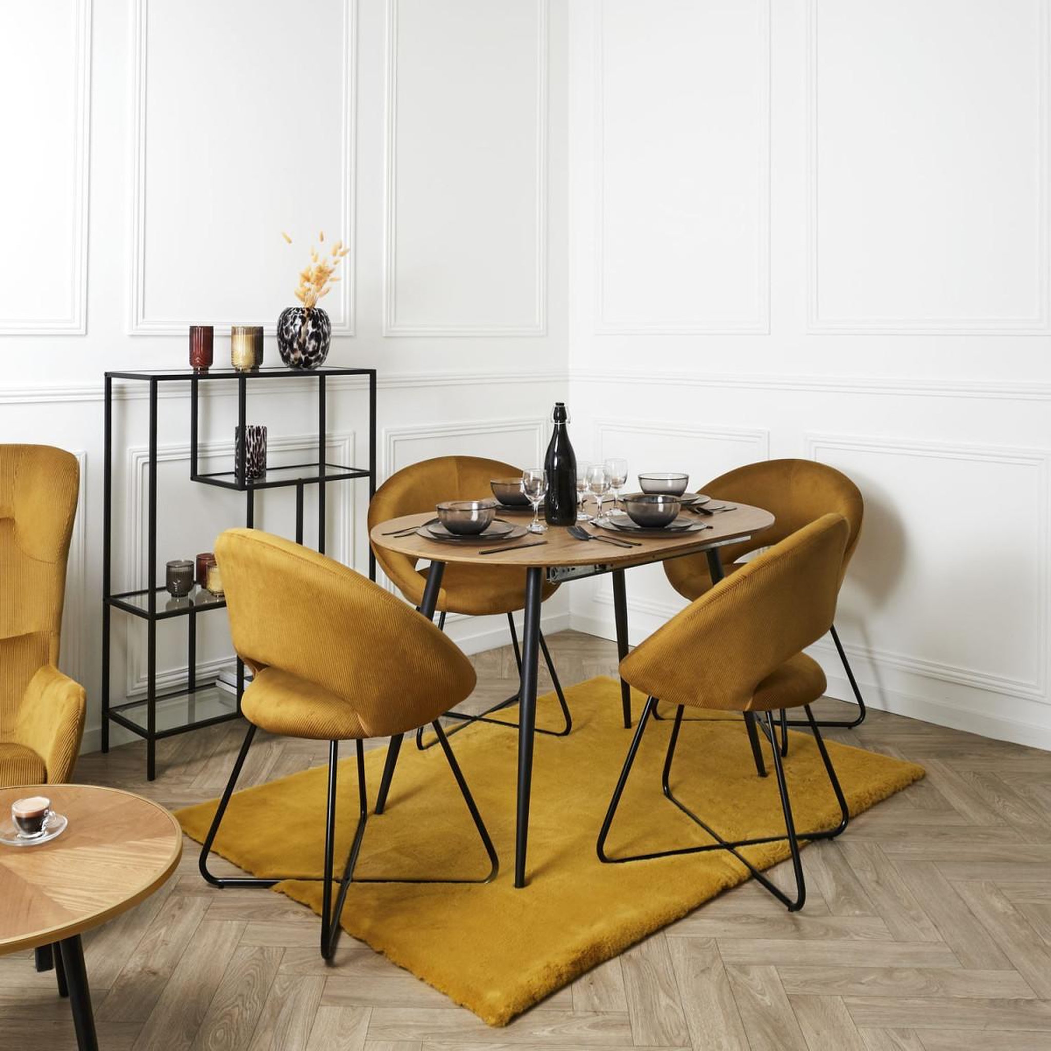 Voir la diapositive 5 : The Home Deco Factory Fauteuil design velours côtelé  giulia  84cm jaune