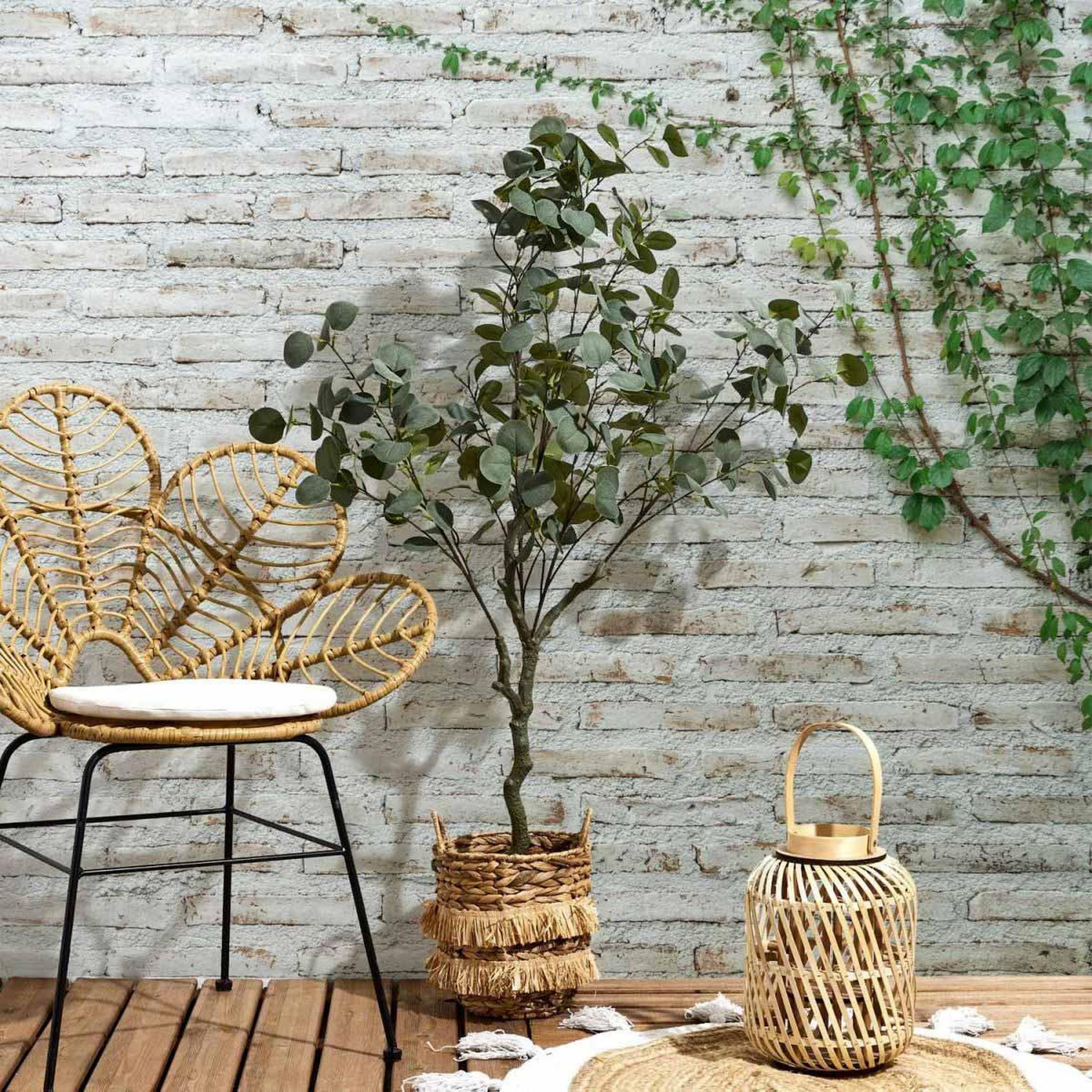 Voir la diapositive 2 : The Home Deco Factory Eucalyptus artificiel en pot  hal  130cm vert