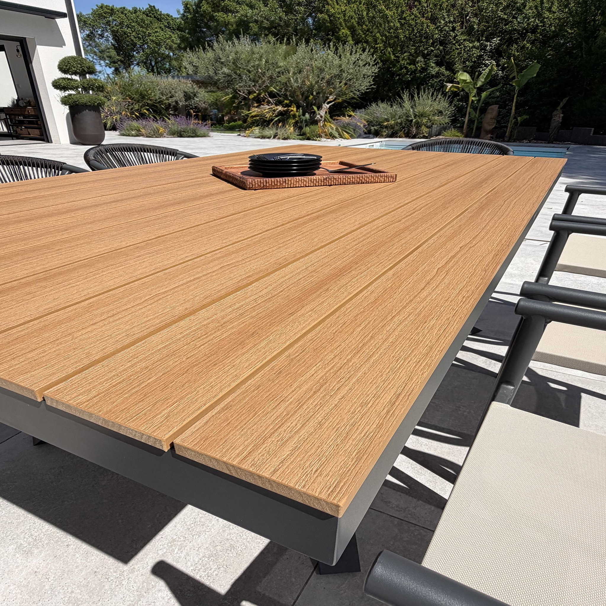 Voir la diapositive 5 : DCB GARDEN Ensemble repas de jardin en aluminium