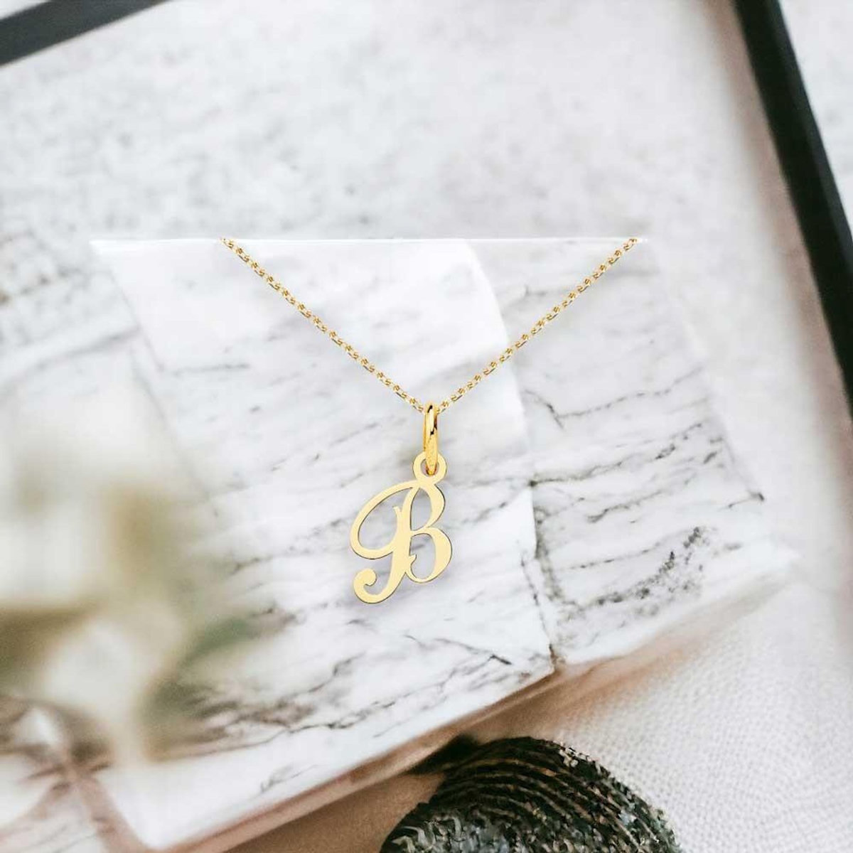 L'ATELIER D'AZUR Collier - Pendentif Lettre  B  Or 750/1000 - Chaine Dorée