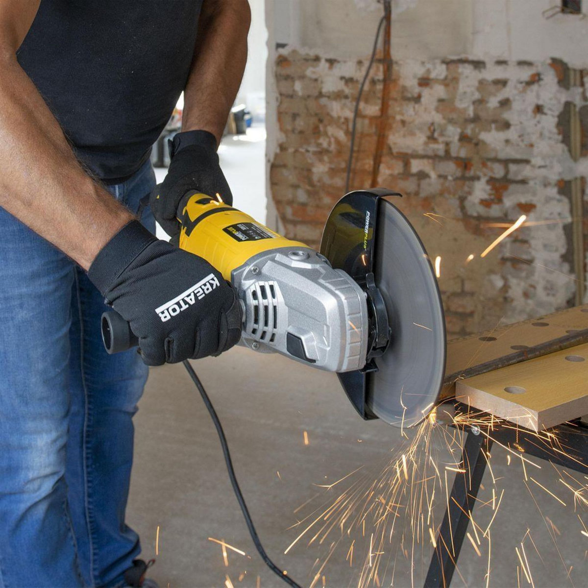 POWERPLUS Meuleuse d'angle pro Ø230mm 2500w