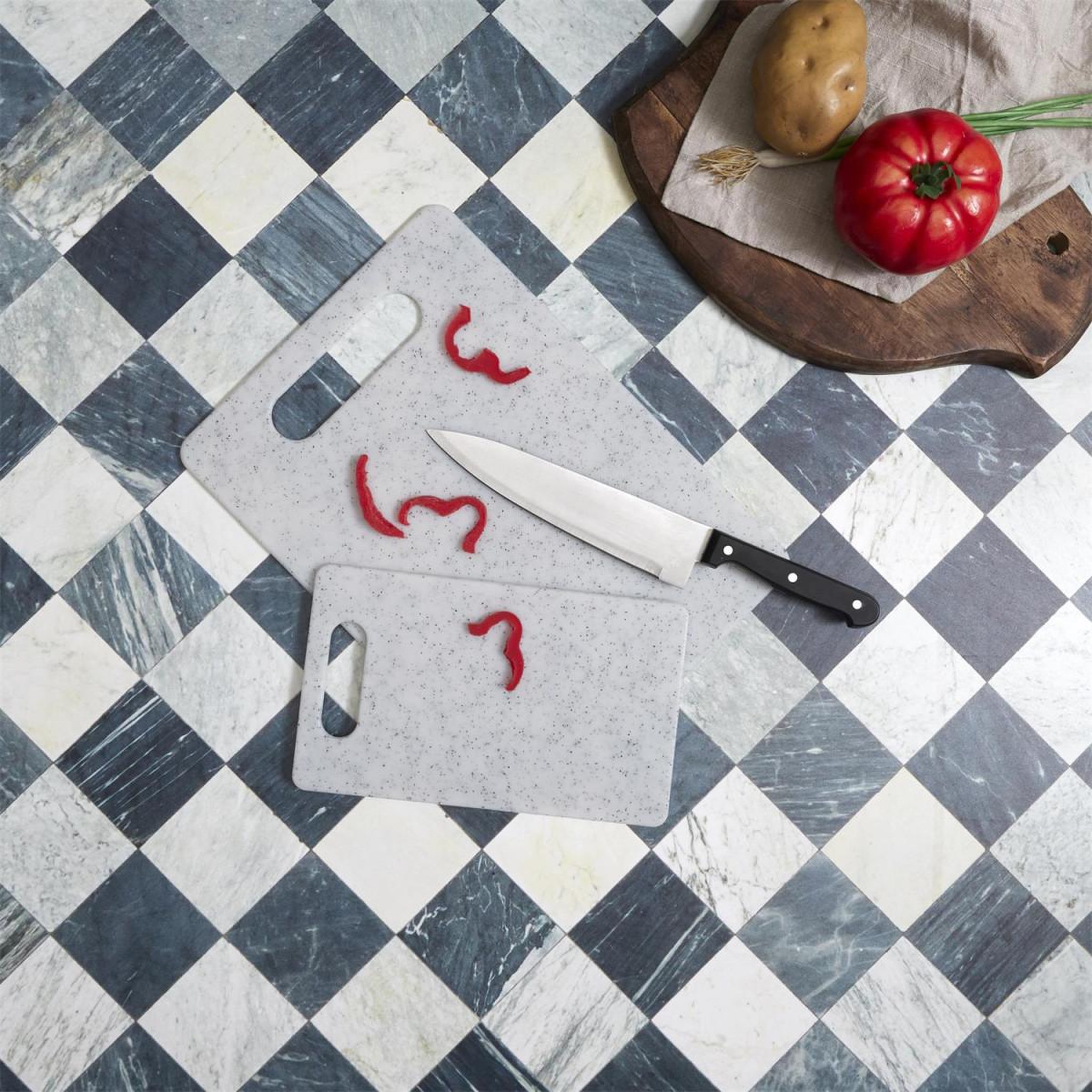 Voir la diapositive 4 : COOK CONCEPT Planche à Découper  Moucheté  37cm Gris