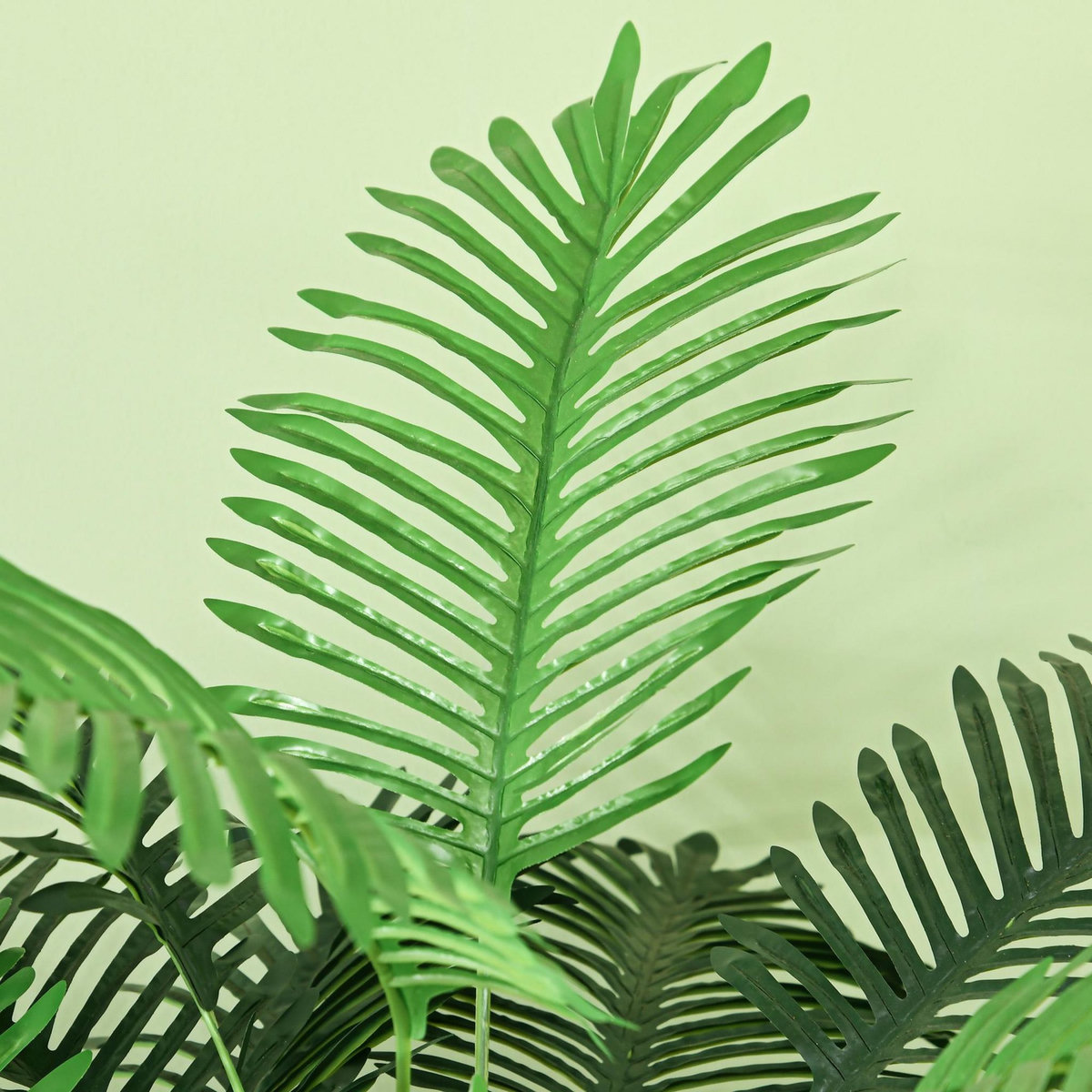 HOMCOM Palmier artificiel H.1,6 m arbre artificiel tronc branches lichen feuilles grand réalisme pot inclus