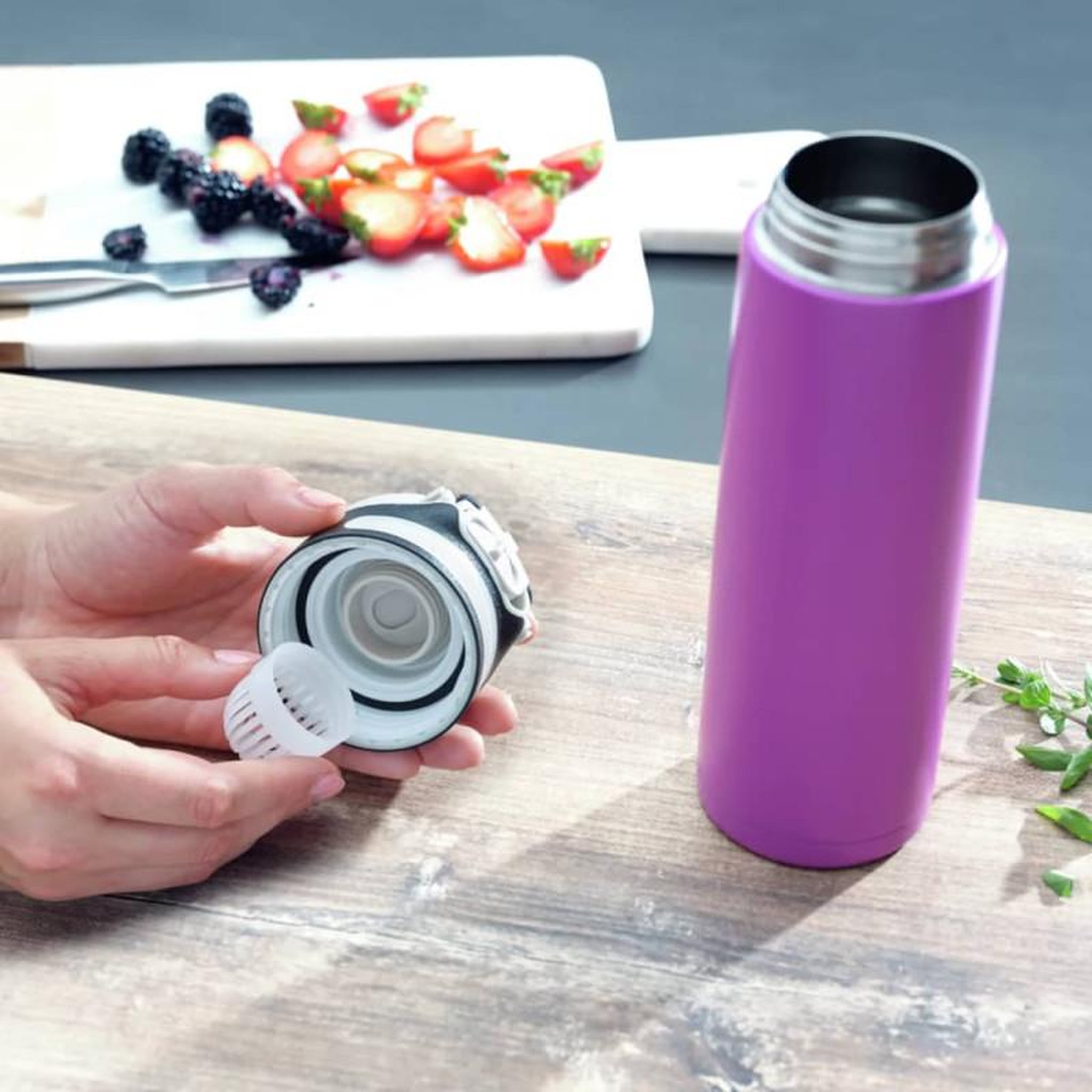 Voir la diapositive 3 : Leifheit Leifheit Bouteille thermos Flip 600 ml Violet
