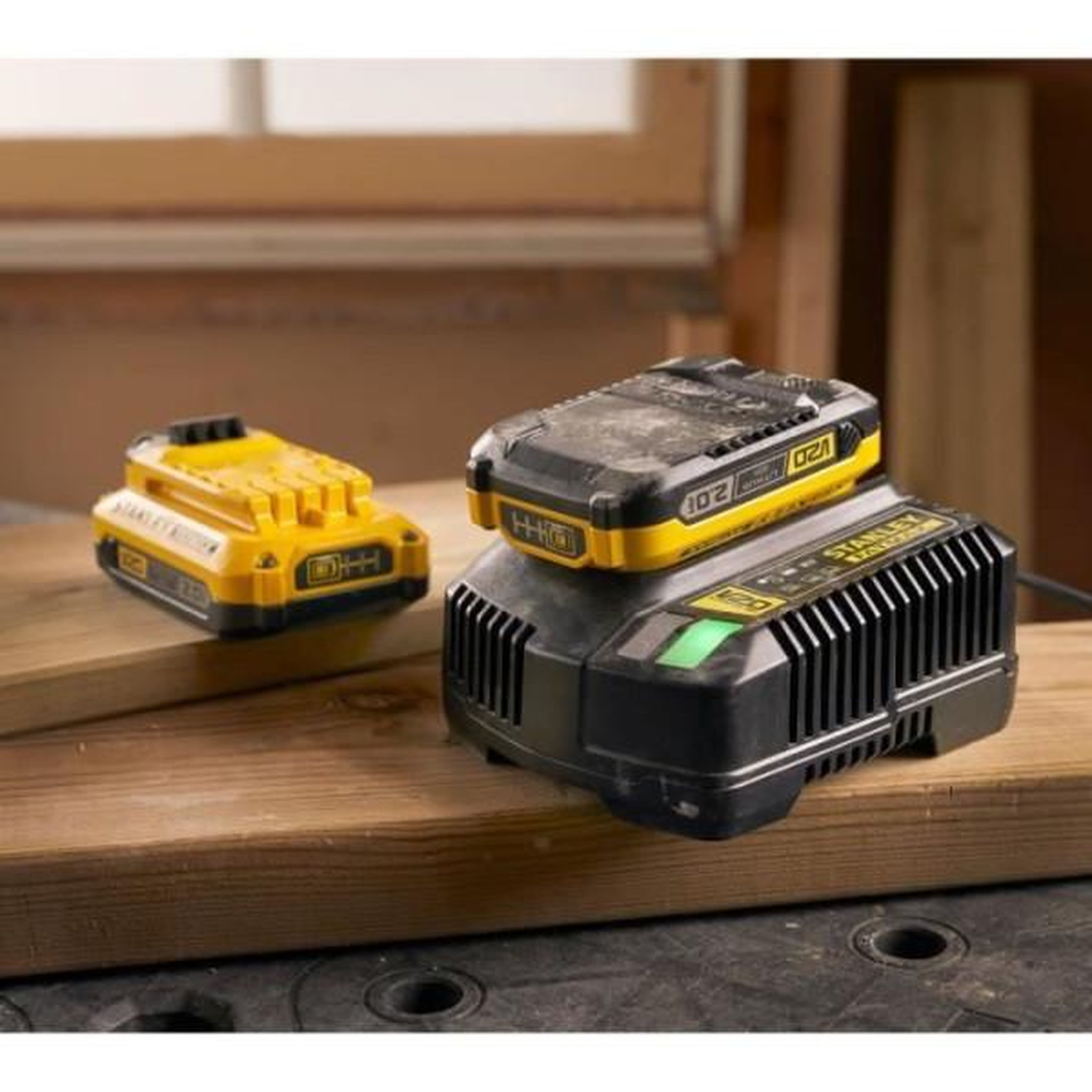 Voir la diapositive 3 : STANLEY FATMAX Pack 2 batteries 18v 2 ah + chargeur 2a - stanley fatmax - compatible avec la gamme stanley fatmax v20 - sfmcb12d2-qw