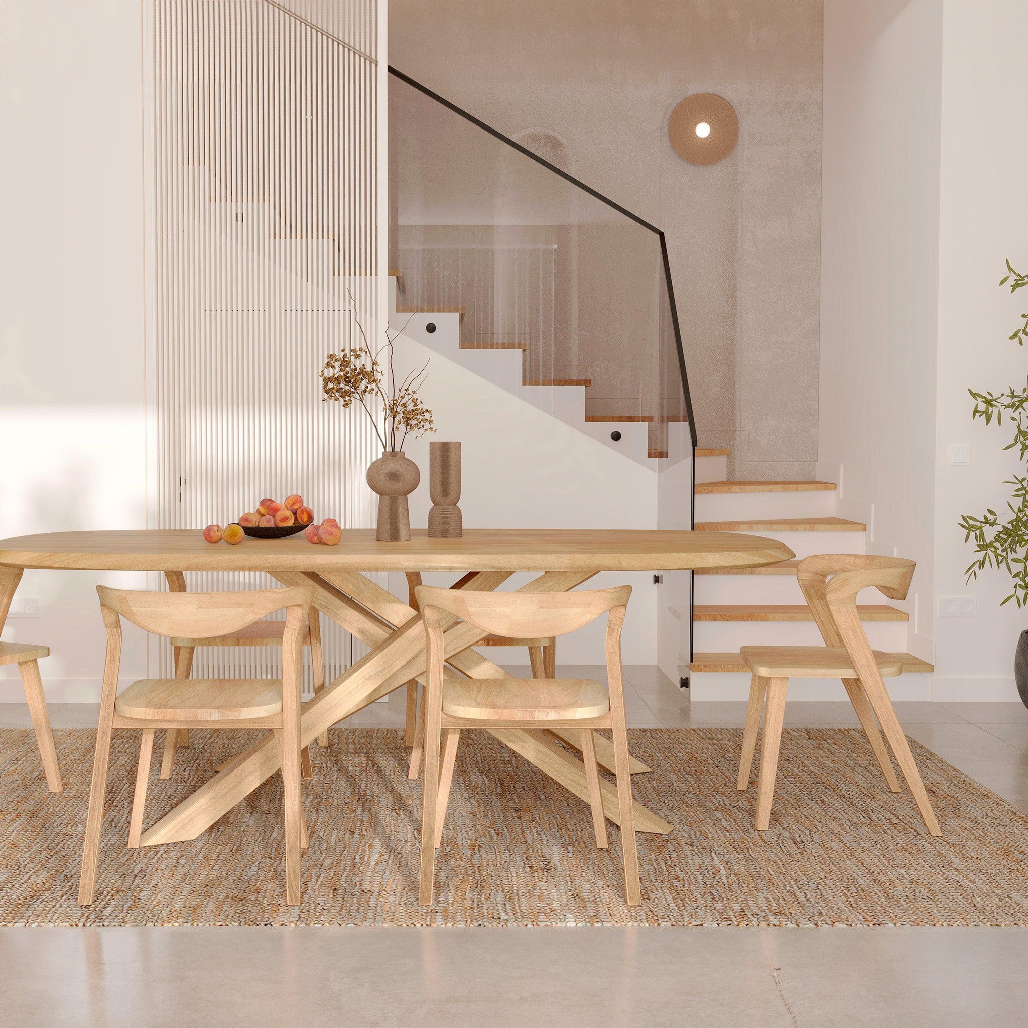Voir la diapositive 5 : MAISON PAVANE Chaise en bois d'hévéa clair, dossier courbé-vega