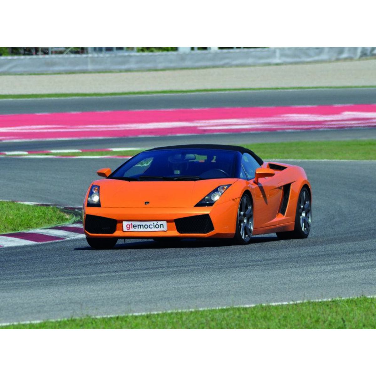 Smartbox Jusqu'à 8 tours de conduite en Lamborghini sur circuit - Coffret Cadeau Sport & Aventure