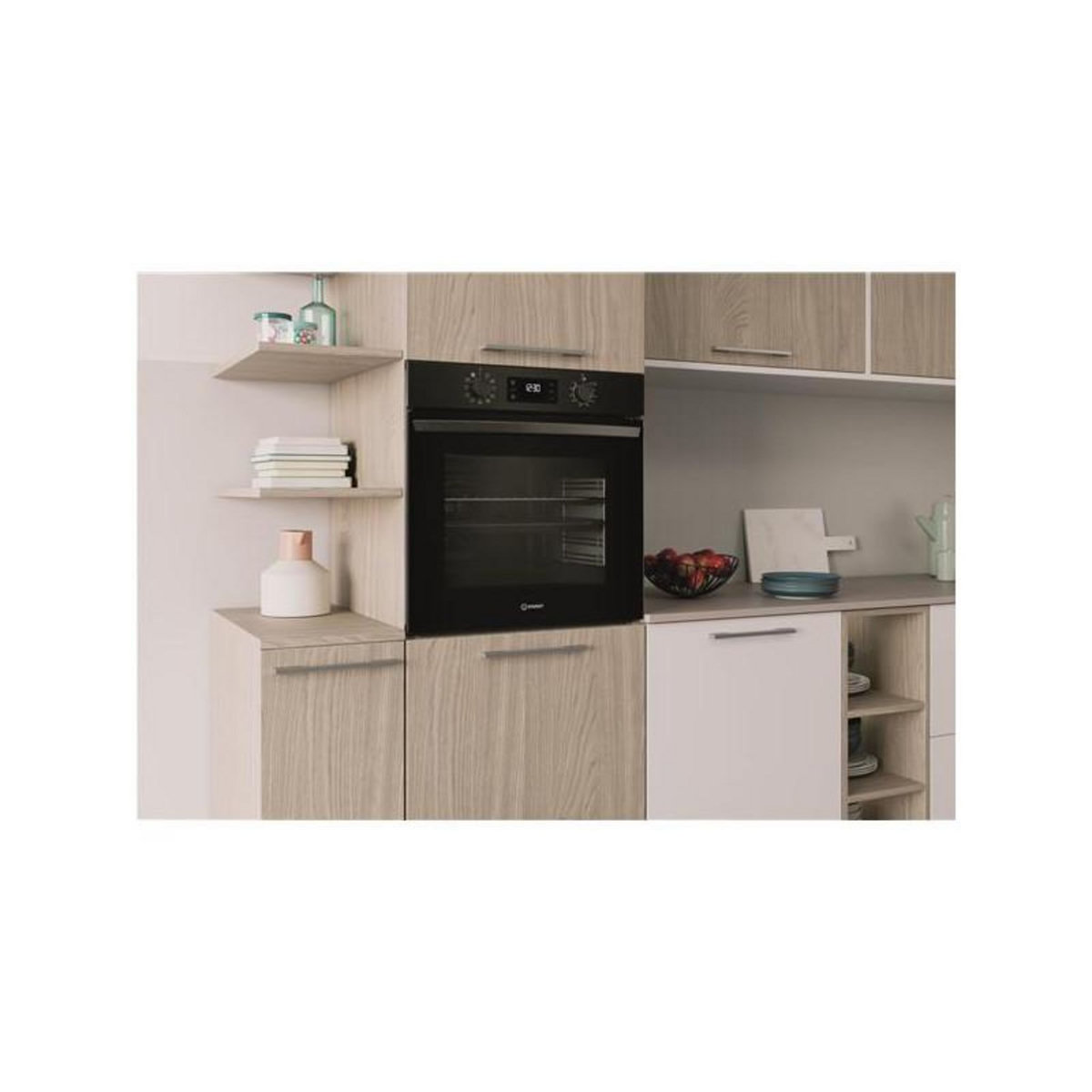 Indesit Four intégrable multifonction 71l 60cm catalyse noir - IO5280CB