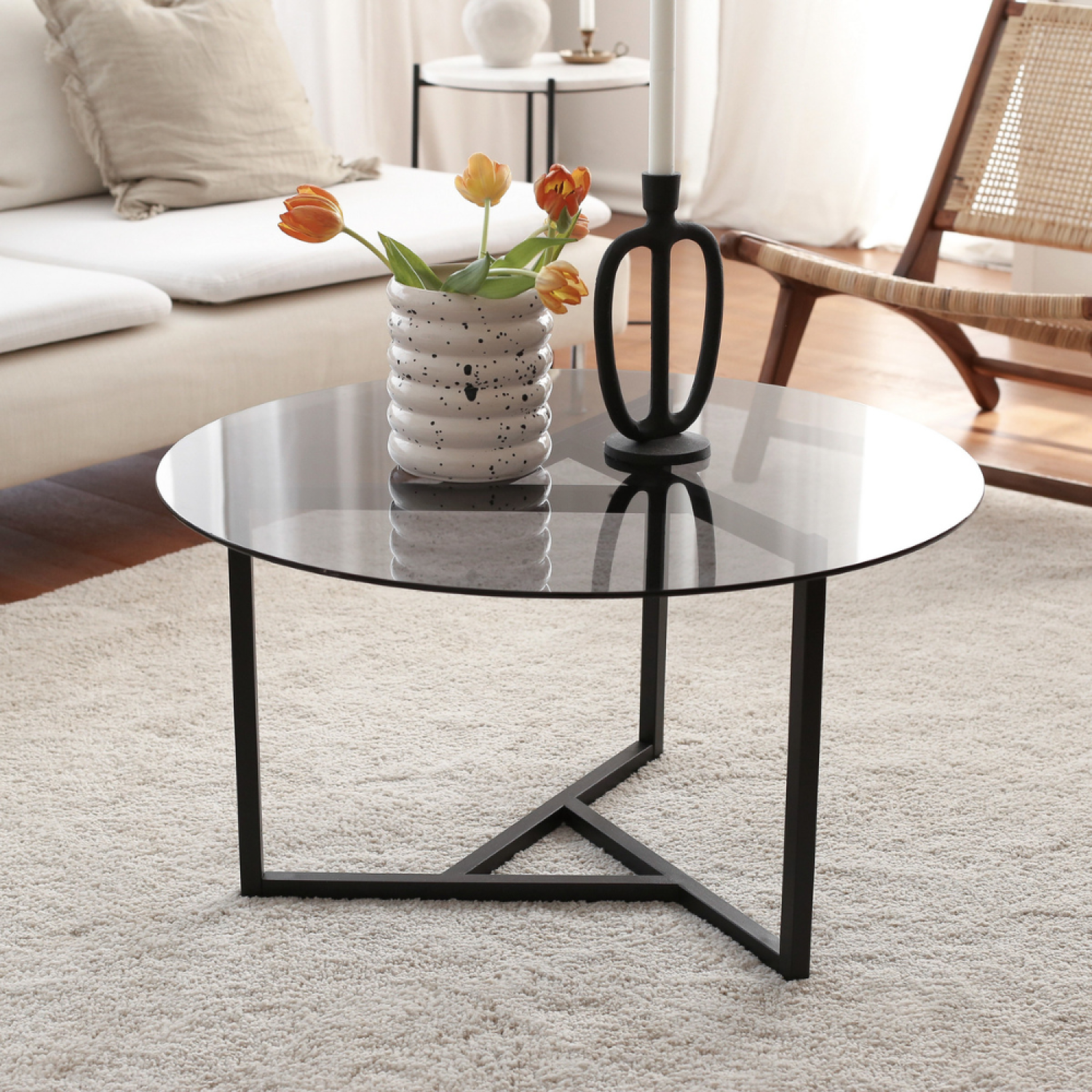 Voir la diapositive 2 : CONCEPT USINE Table basse plateau en verre trempé mia