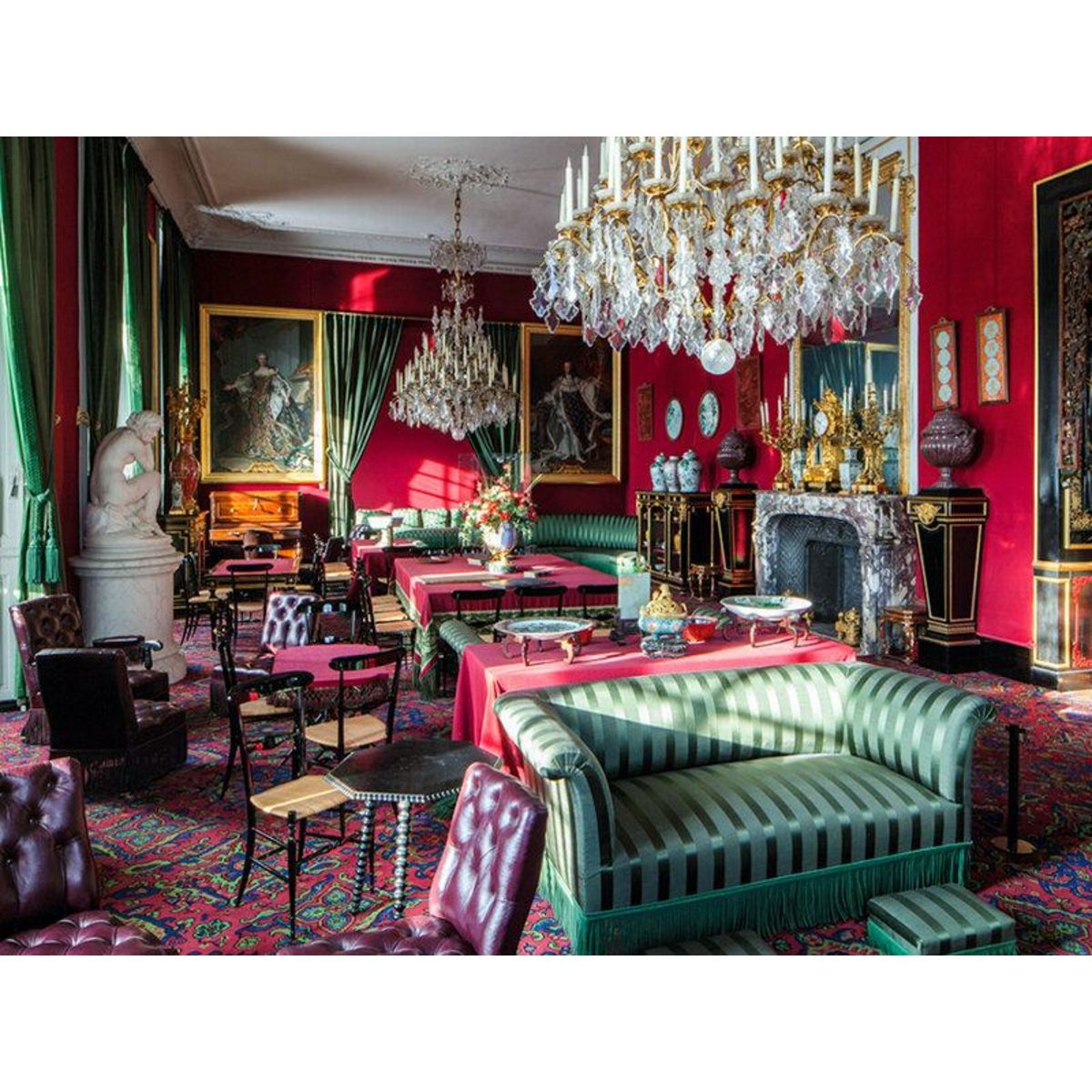 Smartbox Découverte des secrets du château de Fontainebleau : 1 entrée pour 4 personnes - Coffret Cadeau Sport & Aventure