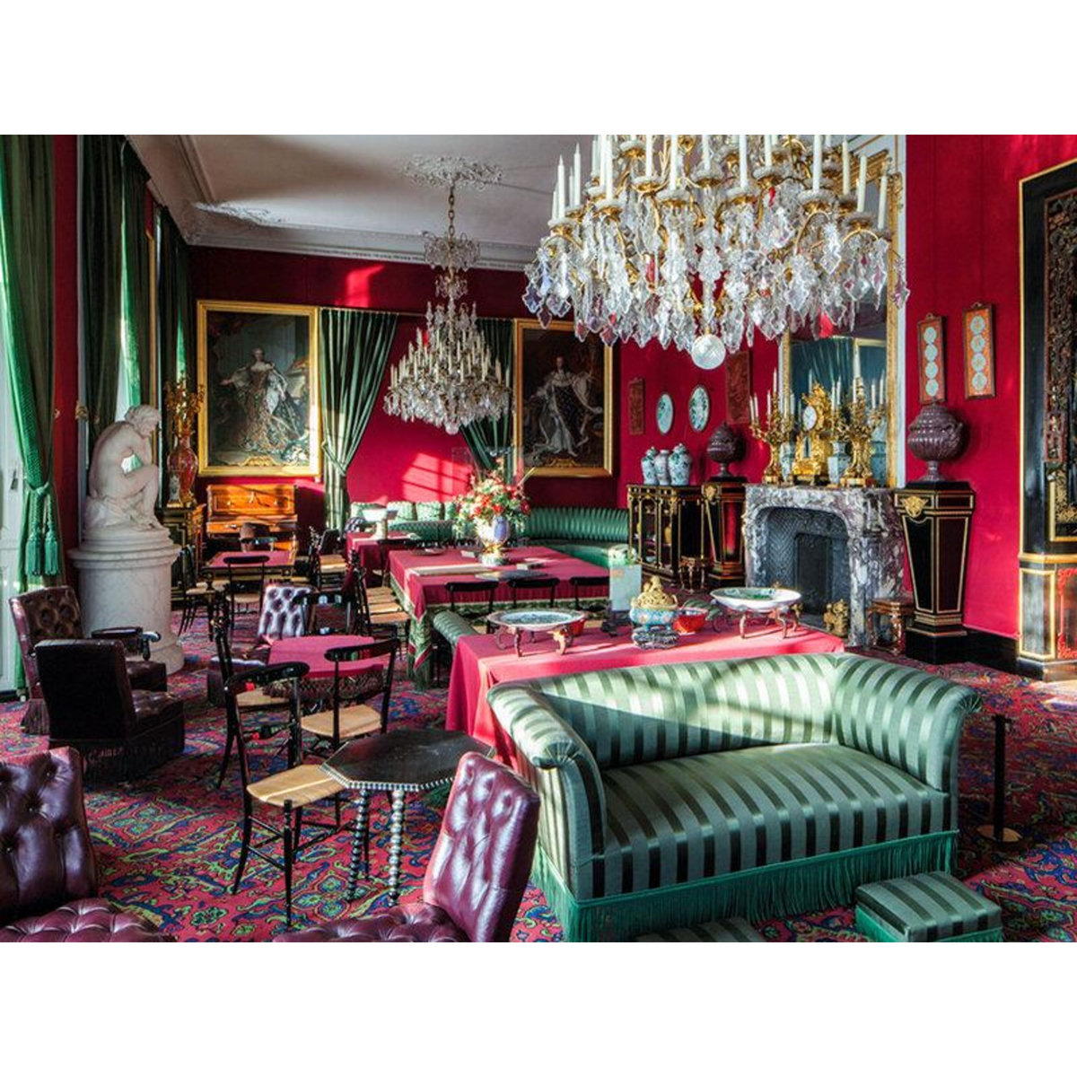 Smartbox Découverte des secrets du château de Fontainebleau : 1 entrée pour 4 personnes - Coffret Cadeau Sport & Aventure