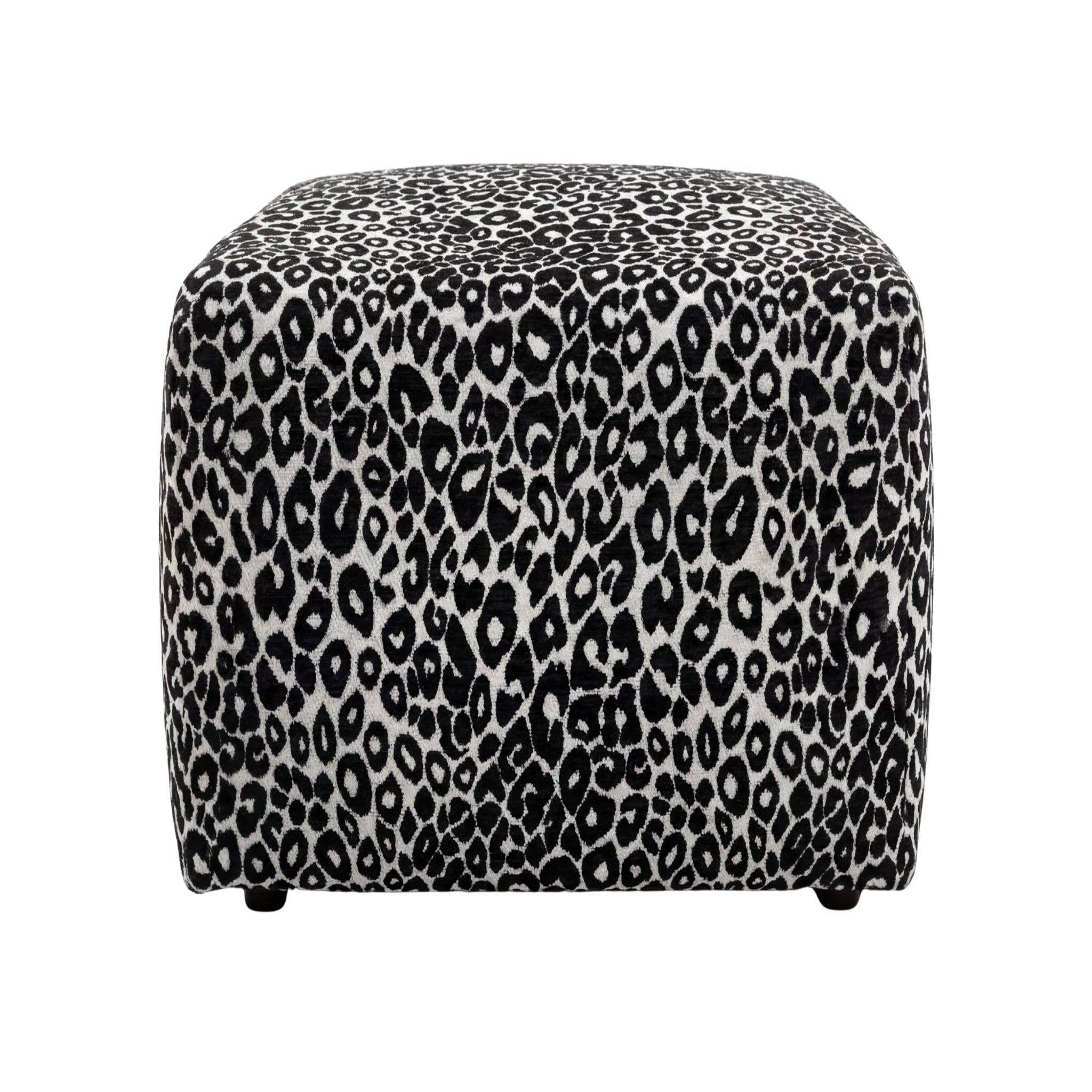 Voir la diapositive 1 : CASANOVA PARIS Elio - pouf en tissu imprimé animalier beige 74x74x41