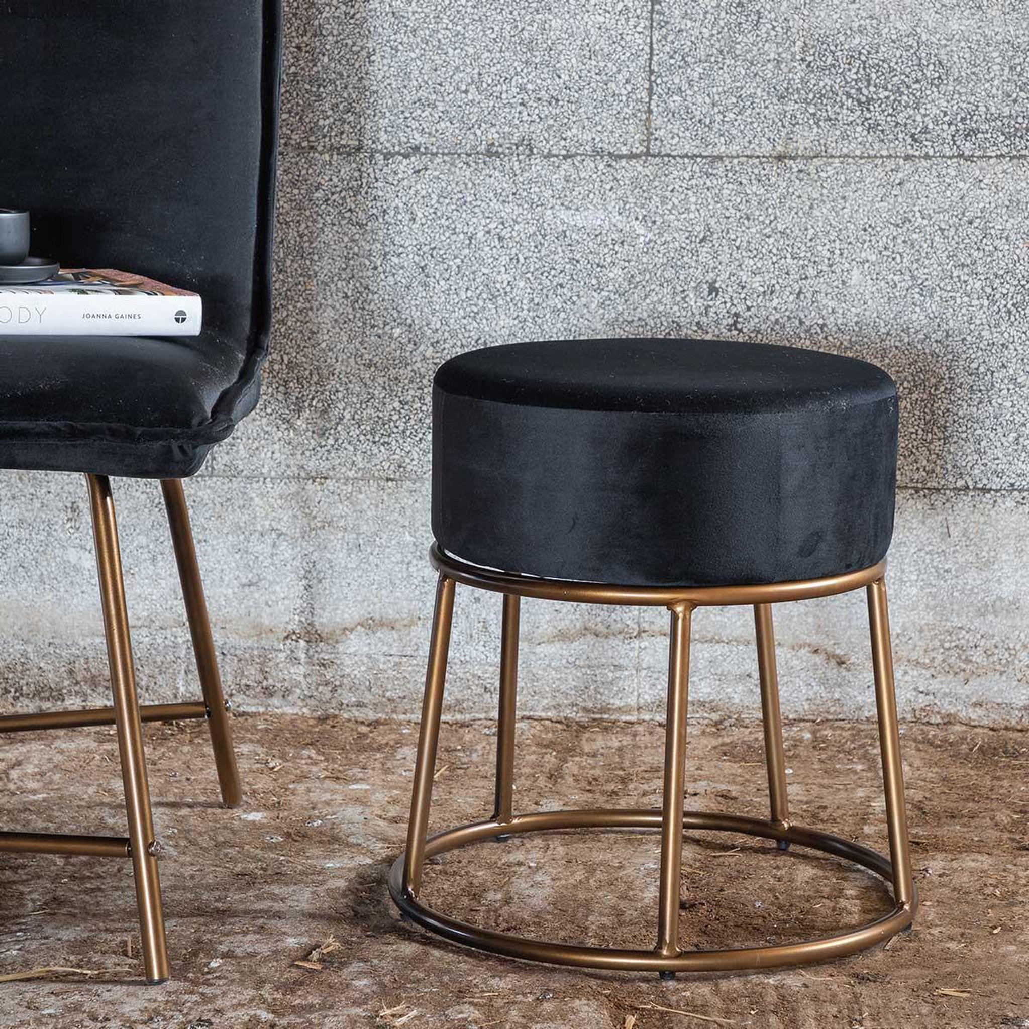 Voir la diapositive 6 : Paris Prix Pouf design en velours  petra  46cm noir & cuivre
