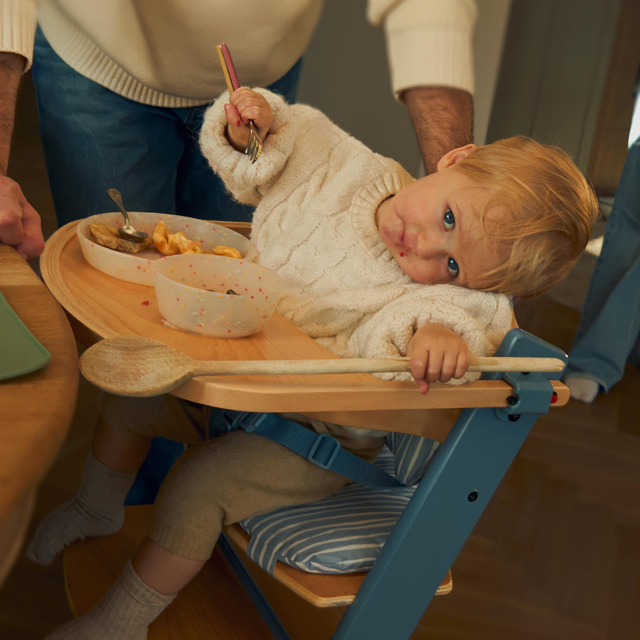 Voir la diapositive 2 : KINDERKRAFT Chaise haute bois 3 en 1 reglable avec harnais