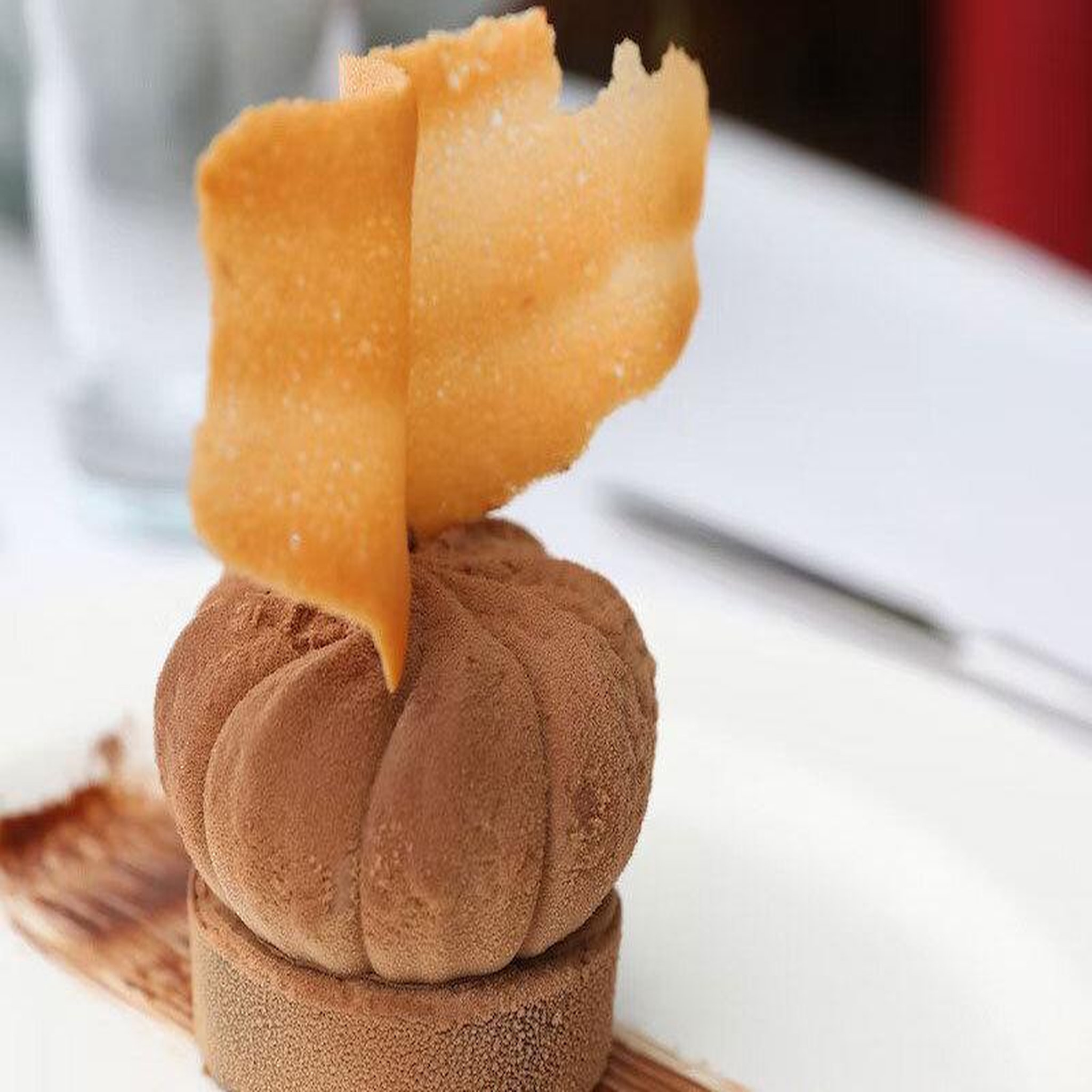 Voir la diapositive 2 : Smartbox Découverte de paris lors d'un dîner croisière prestige sur la seine pour 2 adultes - coffret cadeau gastronomie