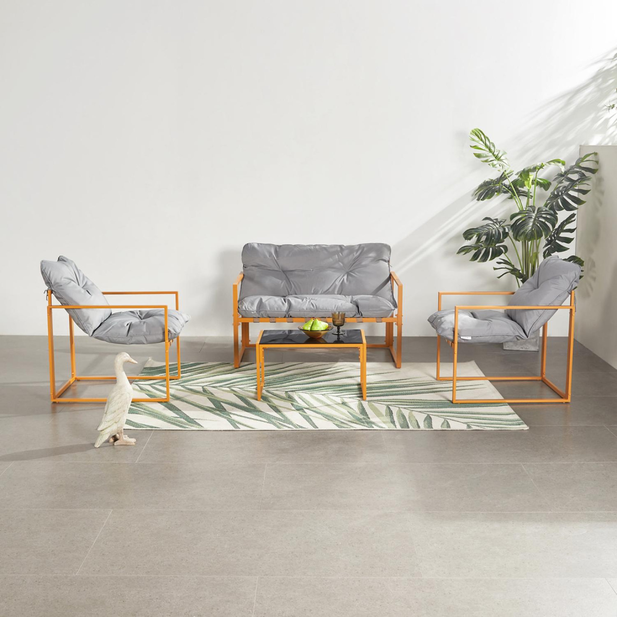 Voir la diapositive 3 : CONCEPT USINE Salon de jardin 4 places contemporain brun et coussins gris rabat