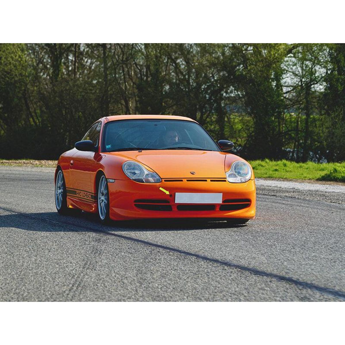 Smartbox Pilotage d'une Porsche Carrera : 6 tours sur le circuit de Lohéac - Coffret Cadeau Sport & Aventure