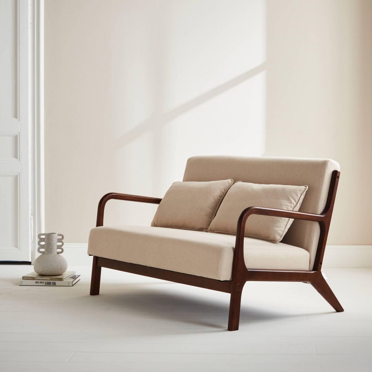 SWEEEK Banquette 2 places tissu beige. pieds bois d'hévéa teinté noyer clair. droit fixe. pieds compas scandinave