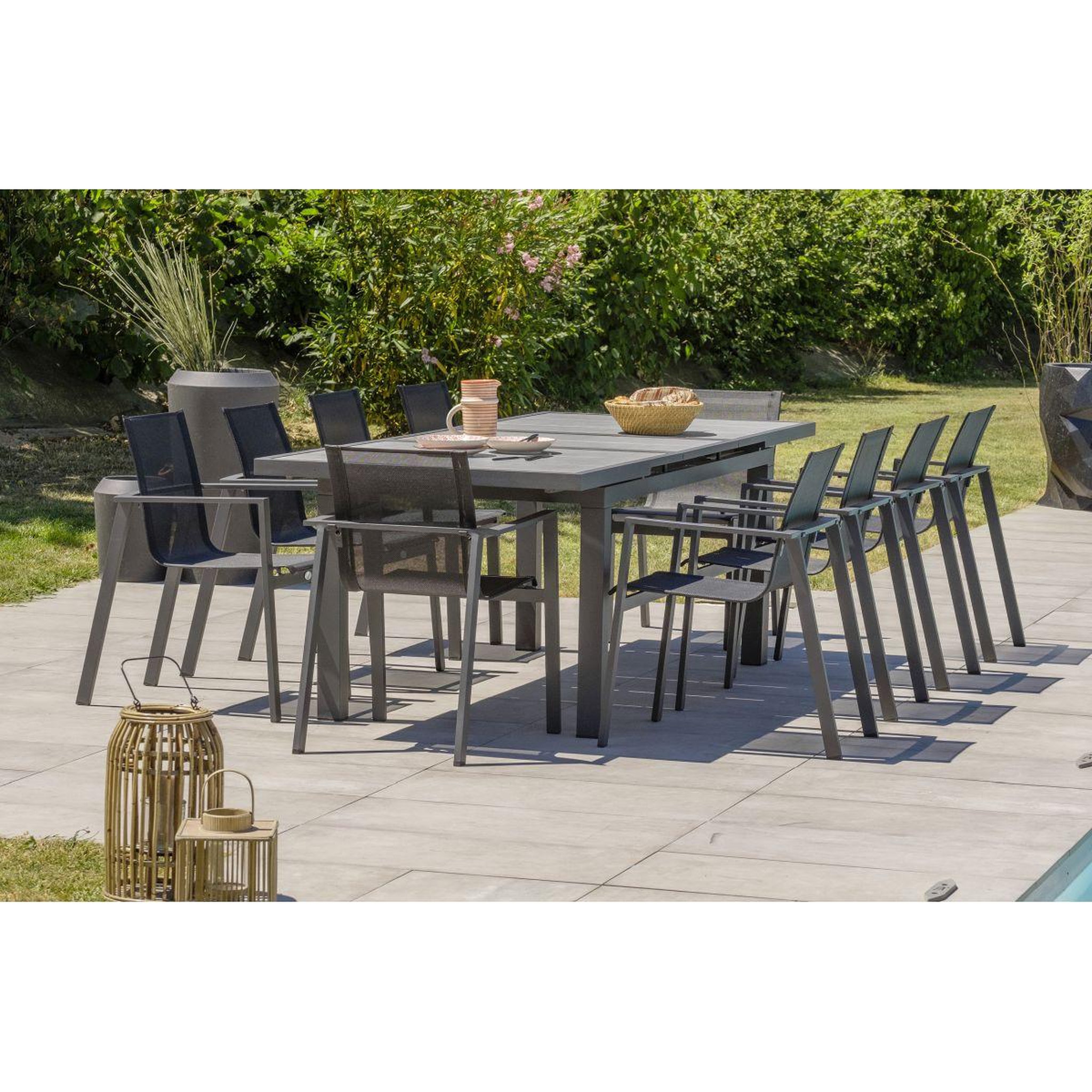 Voir la diapositive 2 : DCB GARDEN Ensemble Table de Jardin Extensible en Céramique & 10 Fauteuils  Venise  190-250cm Gris Anthracite