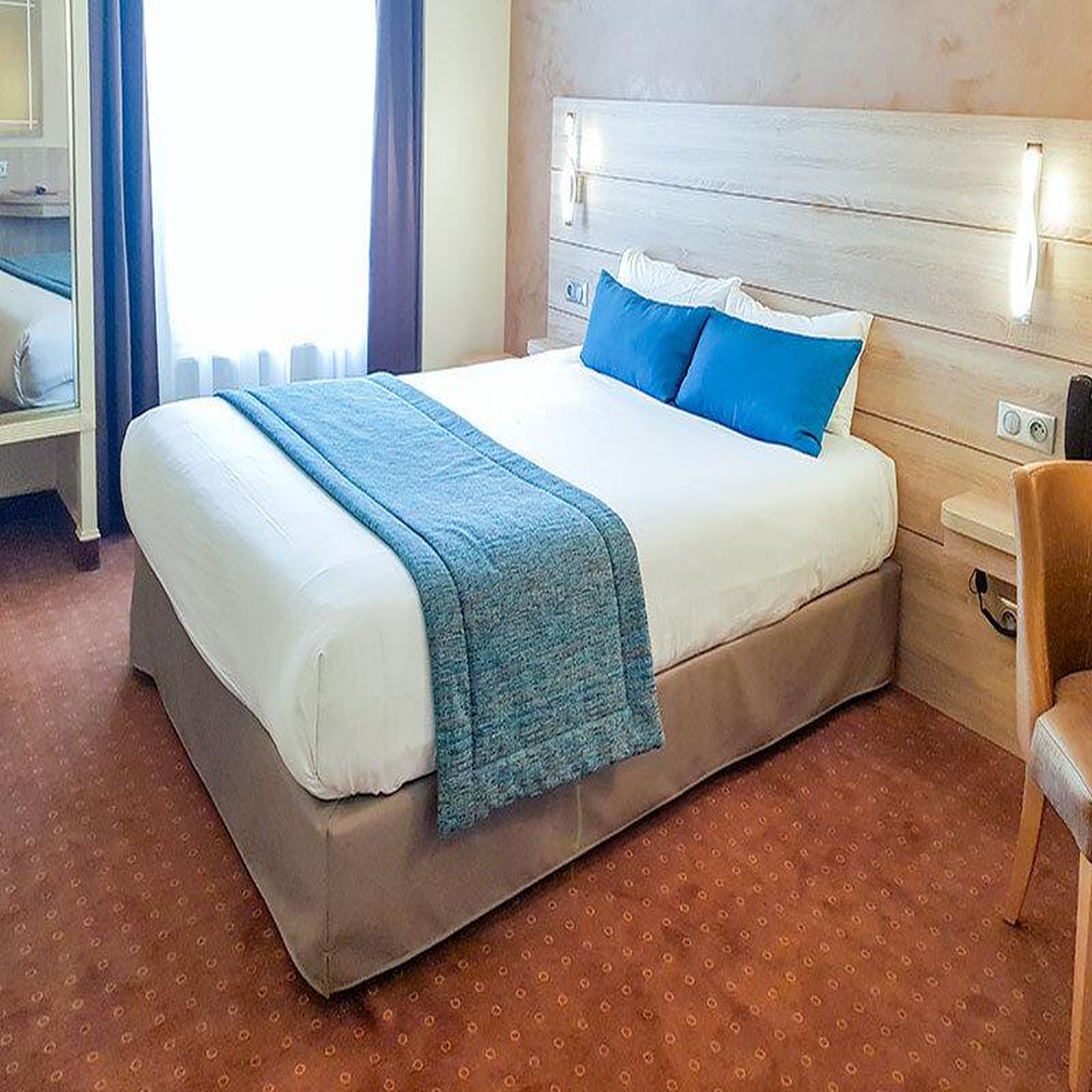 Voir la diapositive 2 : Smartbox 2 jours en chambre supérieure au cœur de paris - coffret cadeau séjour