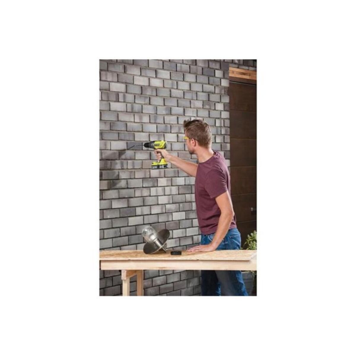 Ryobi Perceuse à percussion RYOBI 18V One+ - 1 Batterie 4,0Ah et 2,0Ah - Chargeur rapide - R18PD3-242S