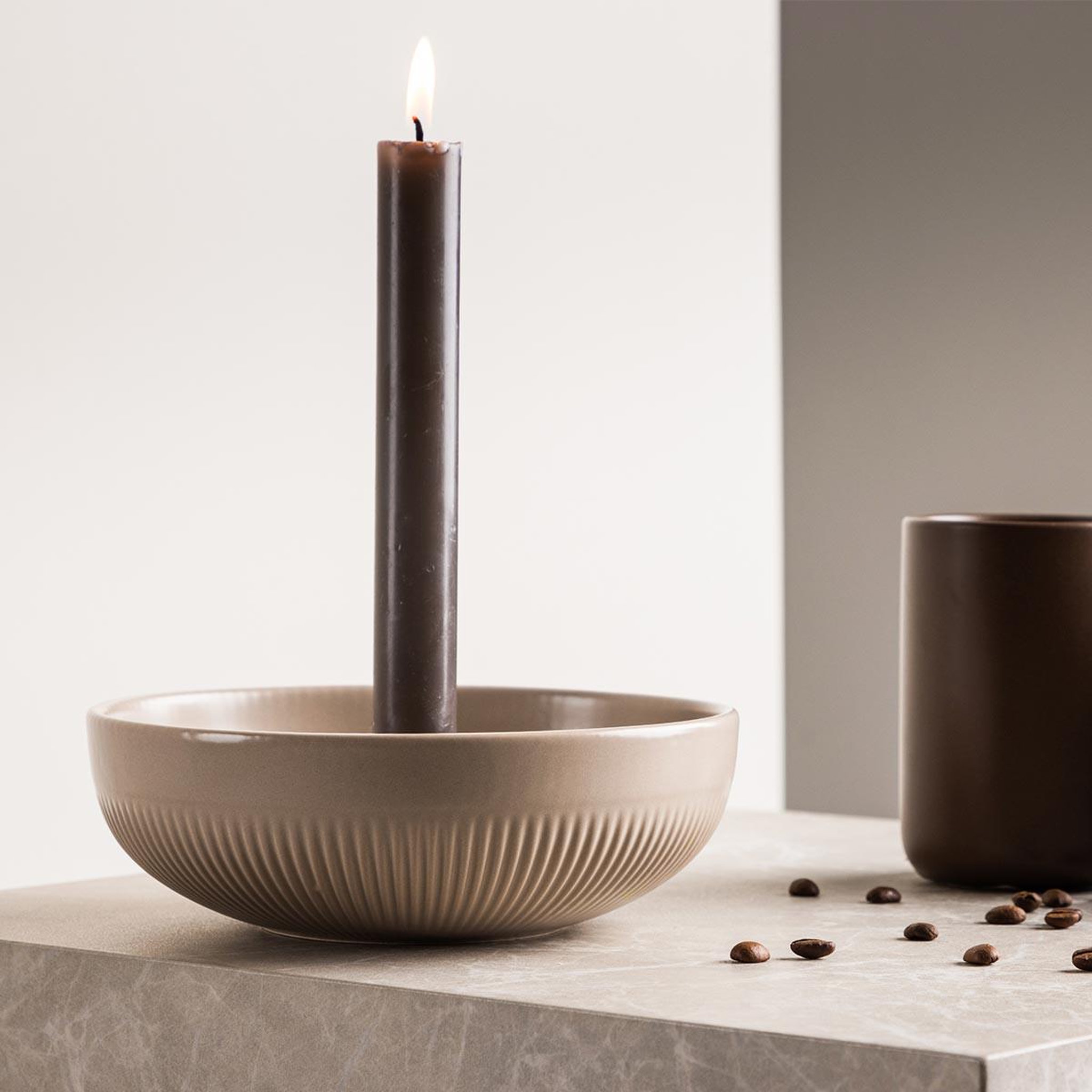 Voir la diapositive 3 : Paris Prix Bougeoir design en céramique  posh  18cm beige