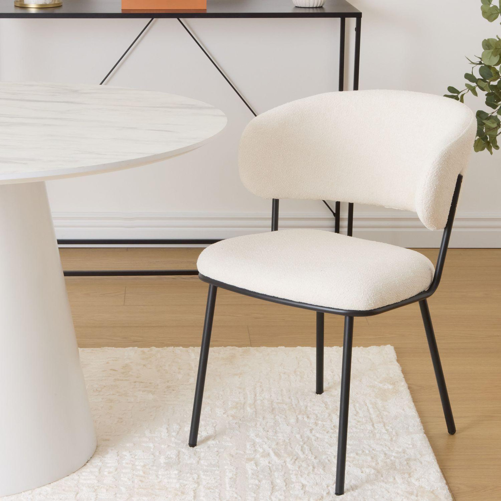 Voir la diapositive 2 : TOILINUX Lot de 2 chaises en tissu chenille et pieds métal alba