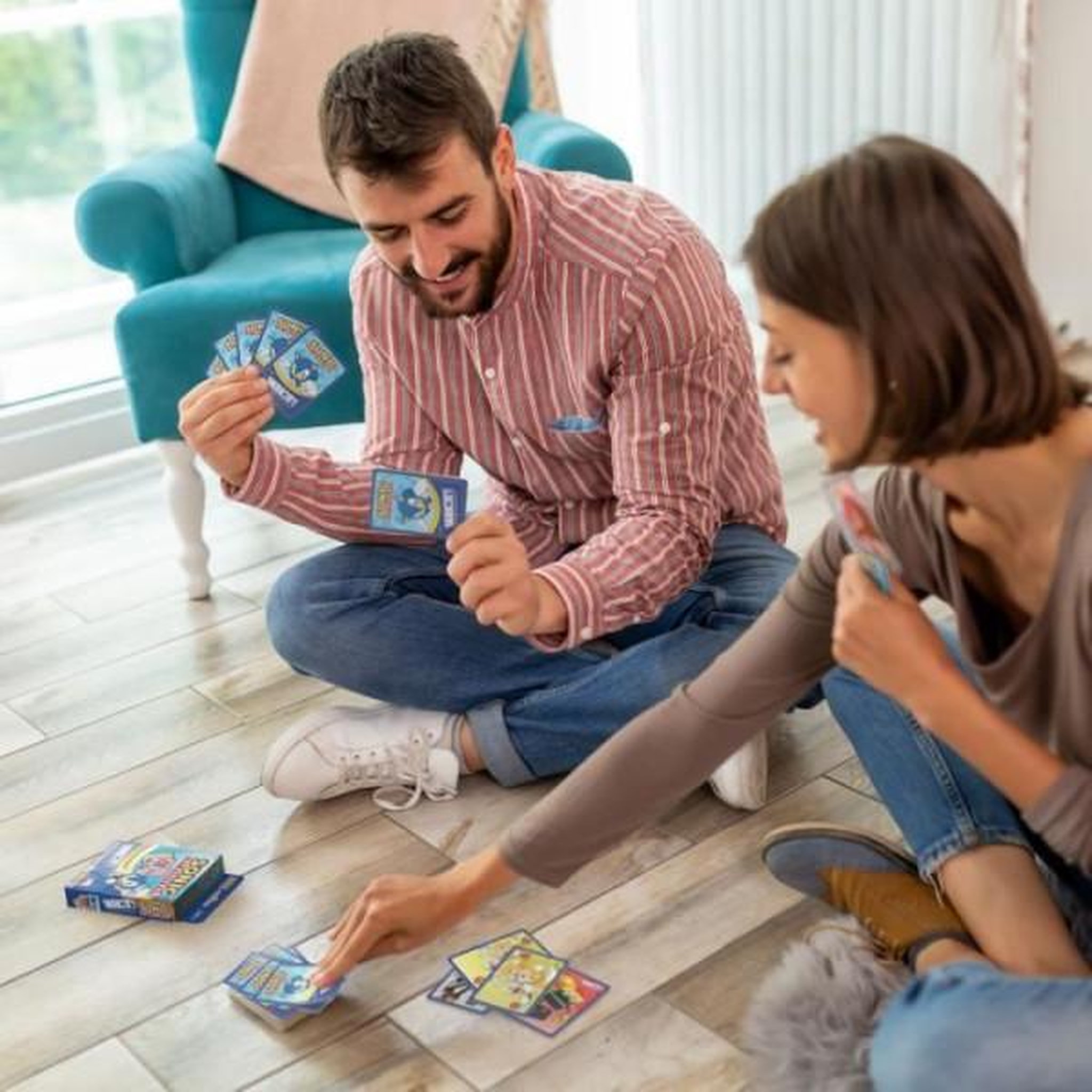 Voir la diapositive 4 : Winning Moves Whot! Sonic the Hedgehog - Jeu de cartes - WINNING MOVES - Jeu de cartes aux couleurs de Sonic pour toute la famille.