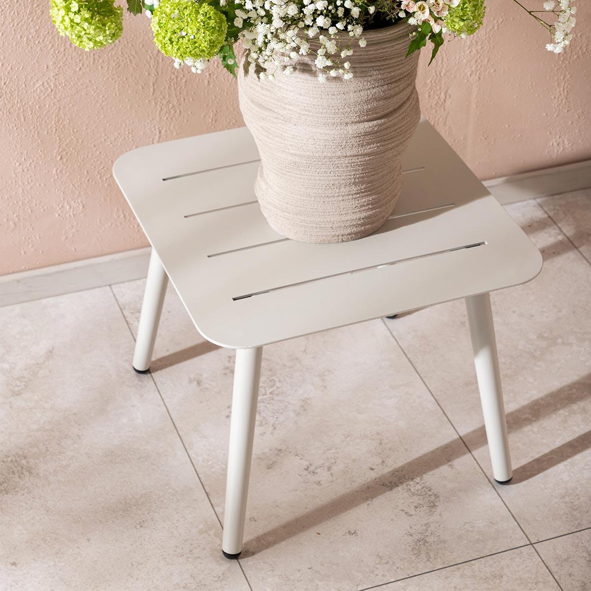 Voir la diapositive 4 : Paris Prix Table d'appoint de jardin carrée  lina  40cm beige