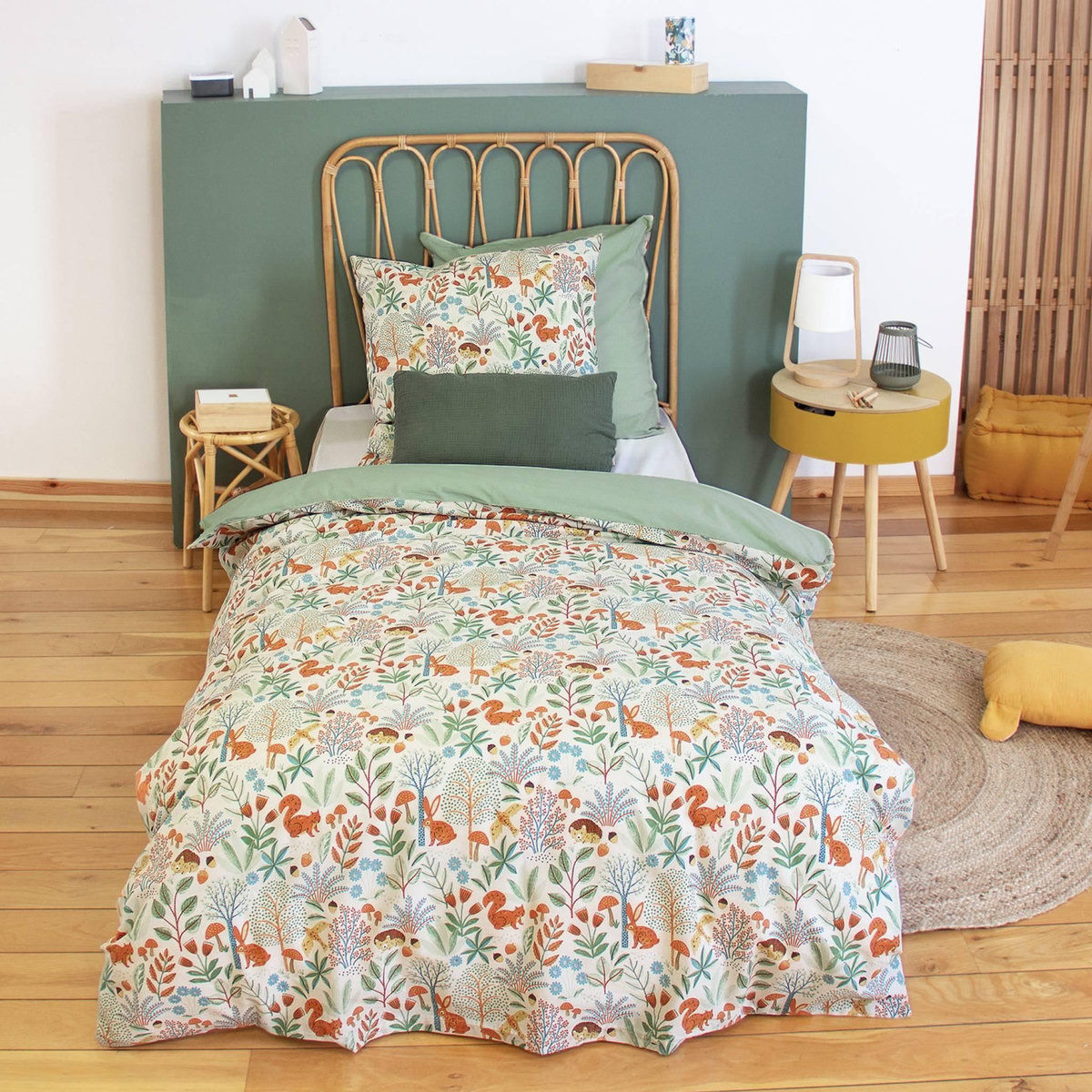 SWEEEK Parure de lit MAXENCE réversible 1 place imprimé thème automne. vert. 140 x 200cm