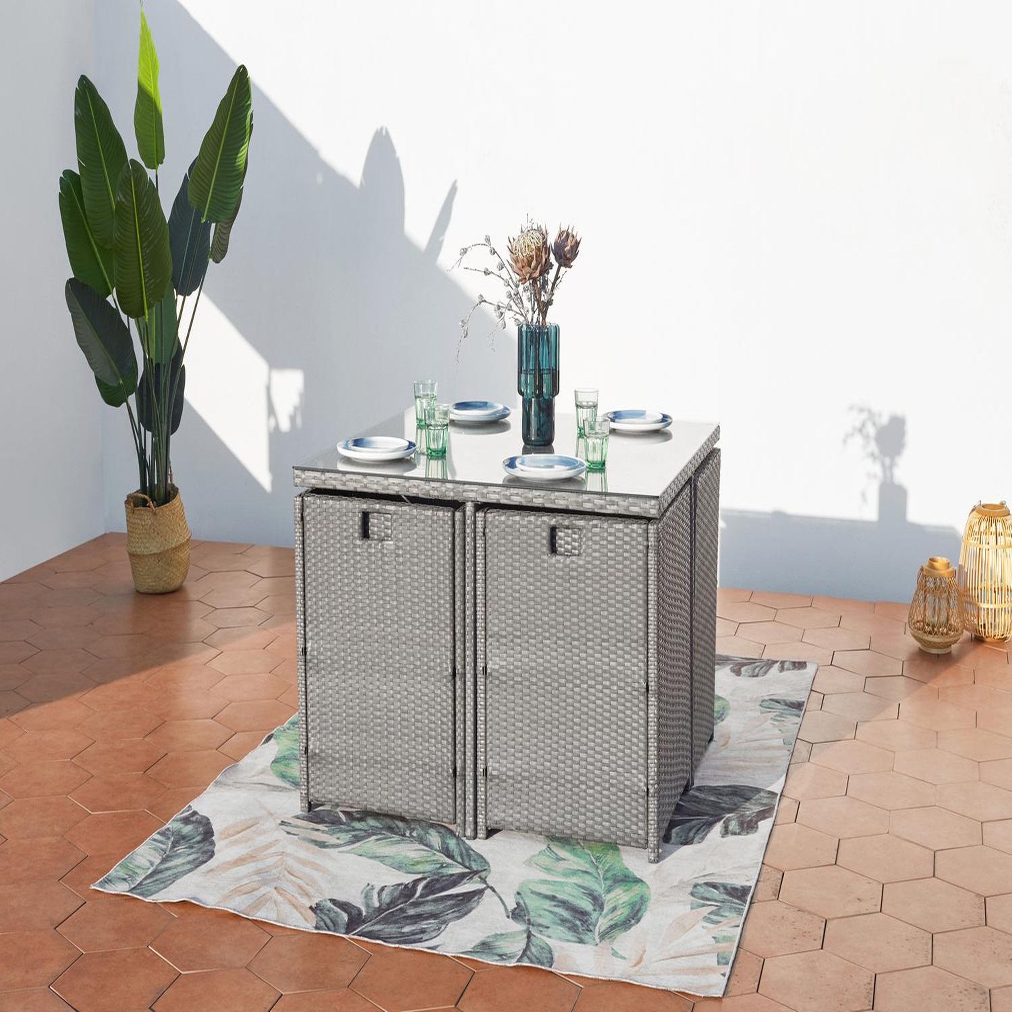 Voir la diapositive 3 : CONCEPT USINE Table et chaises 8 places encastrables en résine gris-blanc miami
