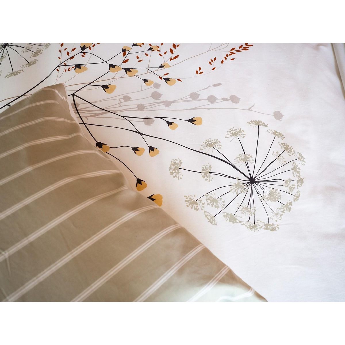 Home collection Parure de couette 3pcs 240x220cm better coton bci soliflore