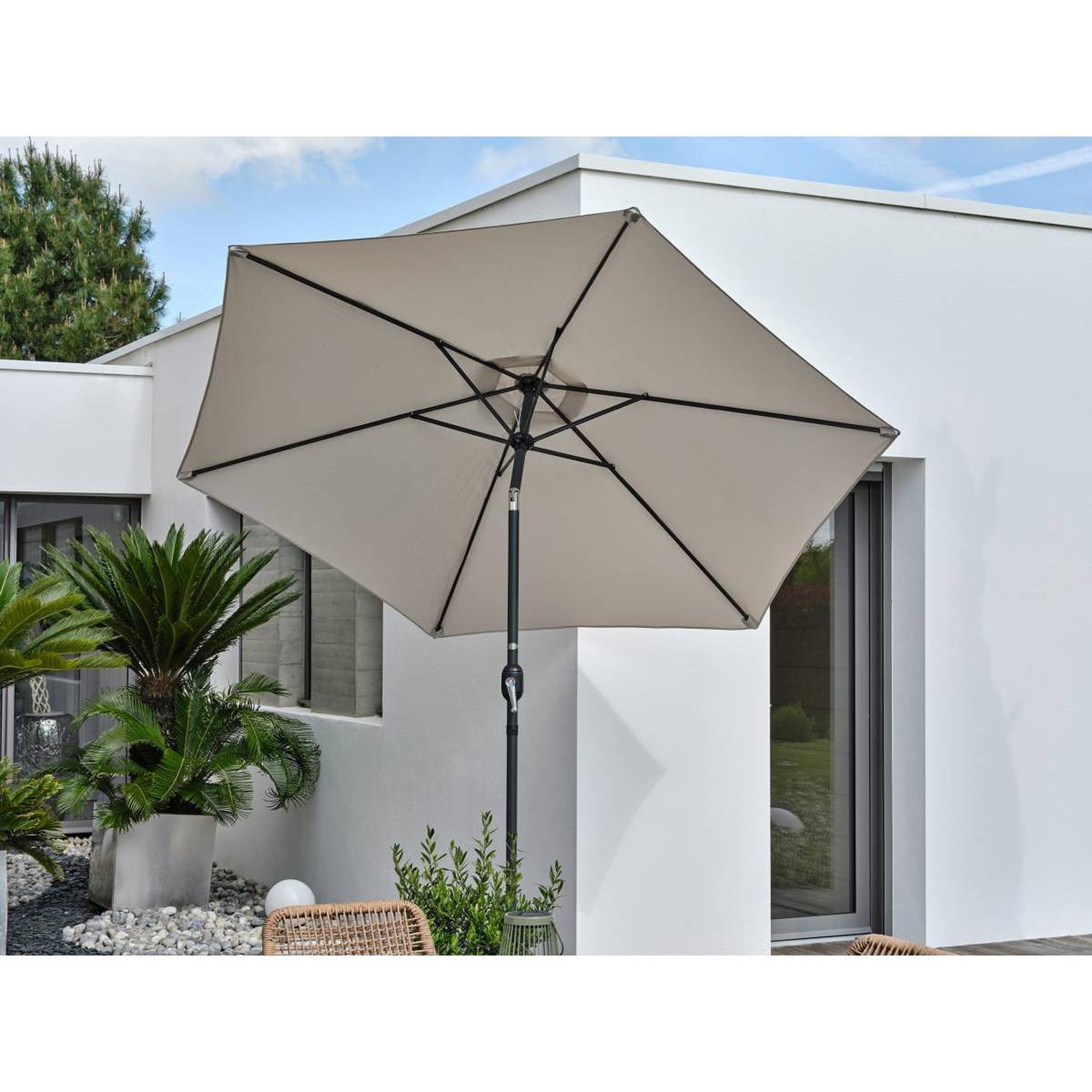 Voir la diapositive 4 : DCB GARDEN Parasol Inclinable à Manivelle  Marbella  270cm Anthracite