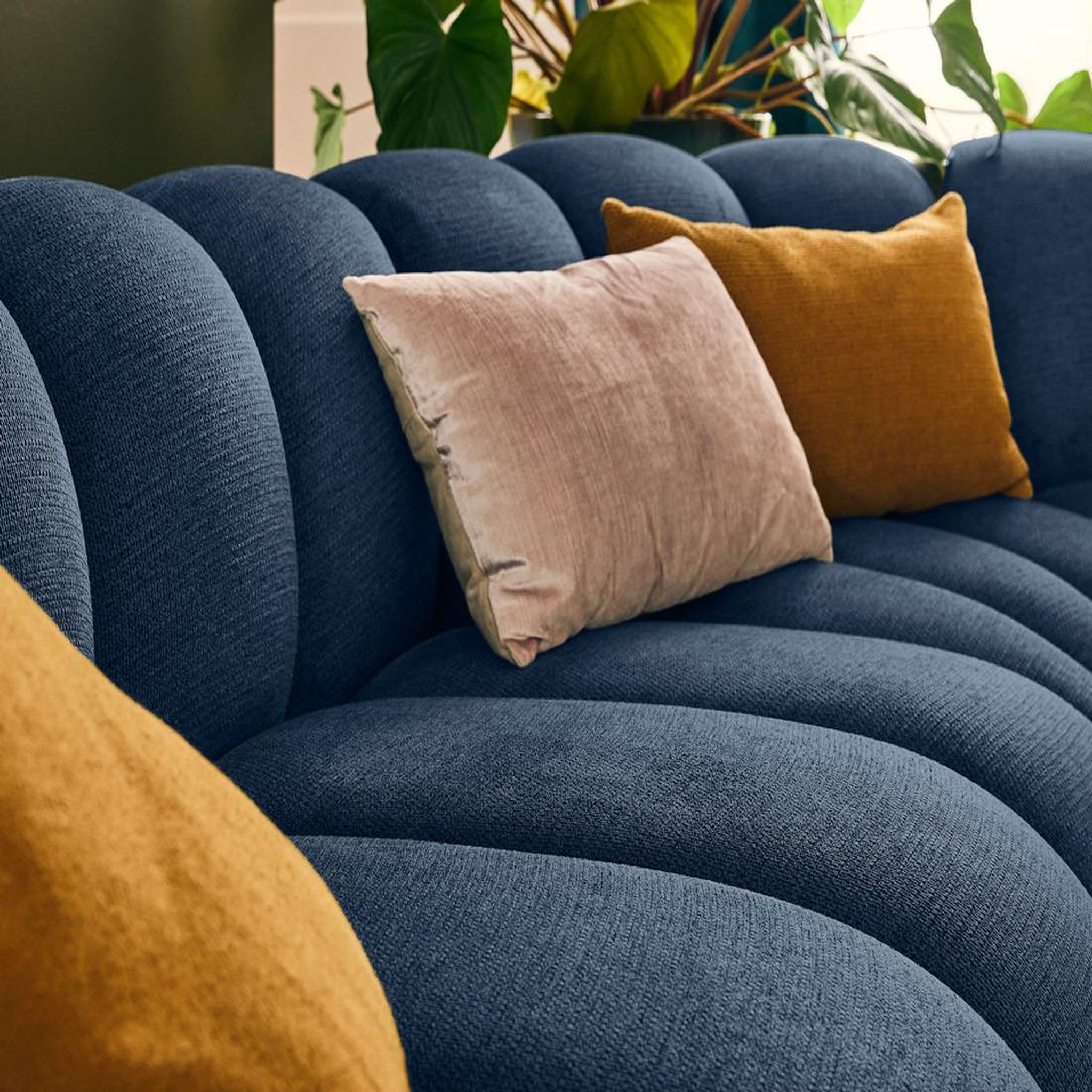 Voir la diapositive 5 : LISA DESIGN Debbie - canapé modulable d'angle droit 5 places en tissu texturé