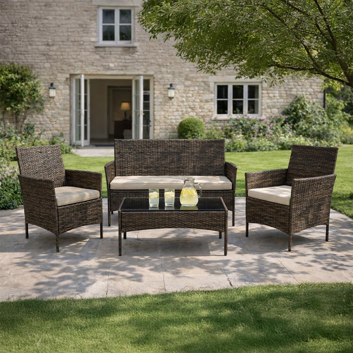 CONCEPT USINE Ensemble de jardin 4 places en résine tressée marron et coussins beige LOOS