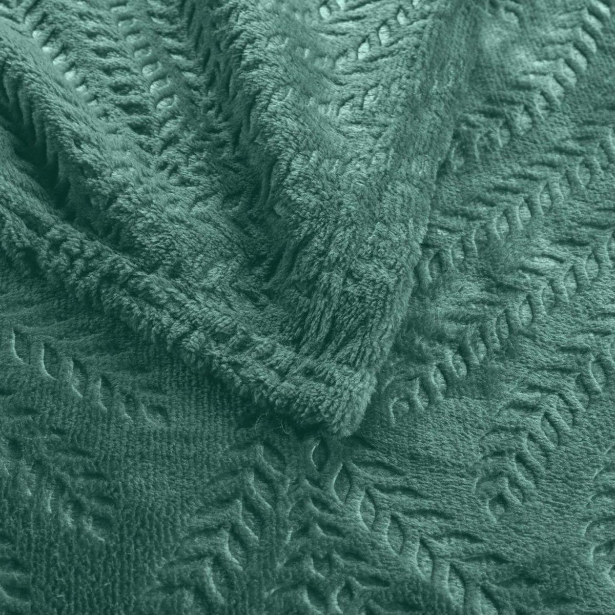 Paris Prix Plaid Uni en Flanelle  Nelia  125x150cm Vert Cèdre