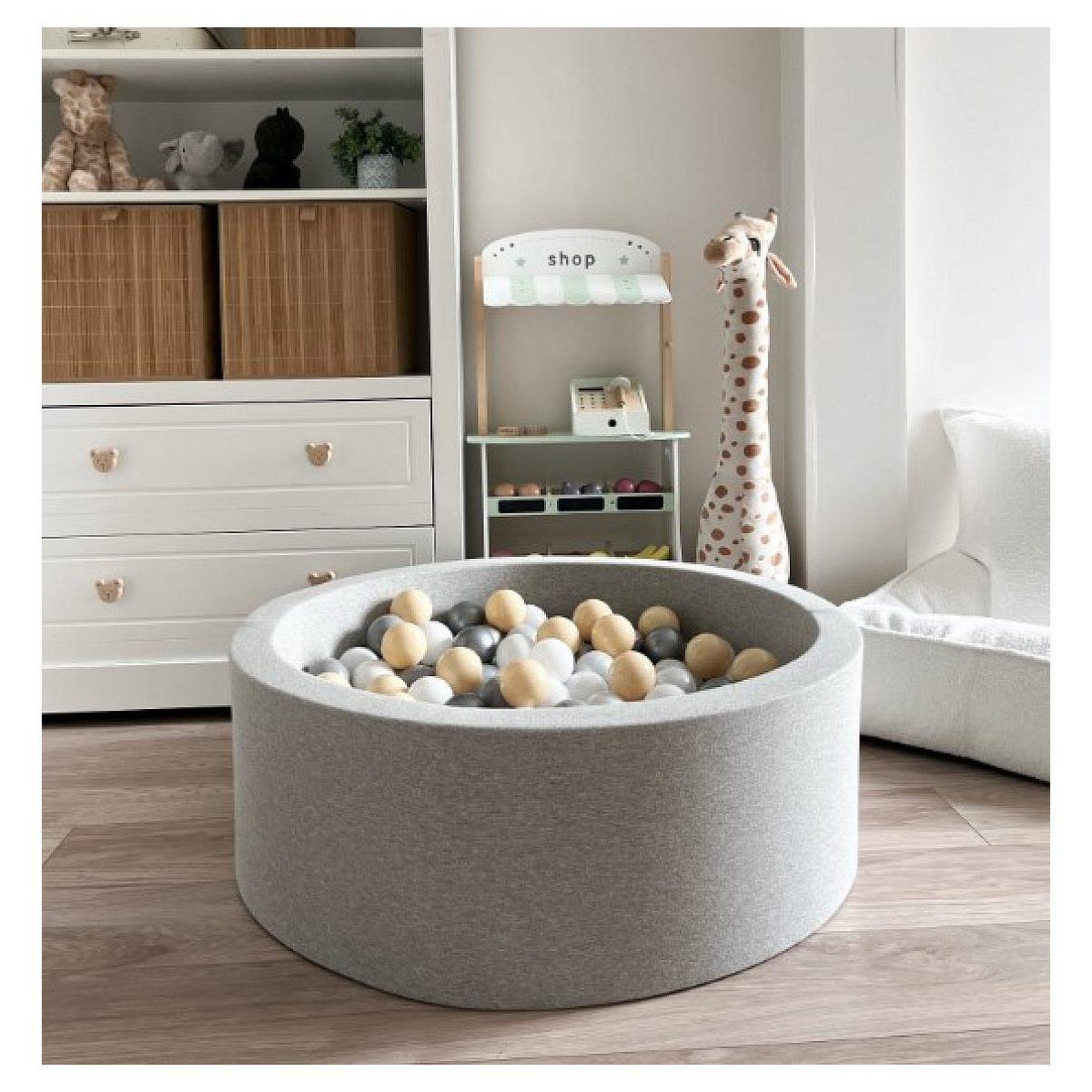 Voir la diapositive 2 : MONIO FOR KIDS Piscine à balles 90 cm gris clair + 200 balles