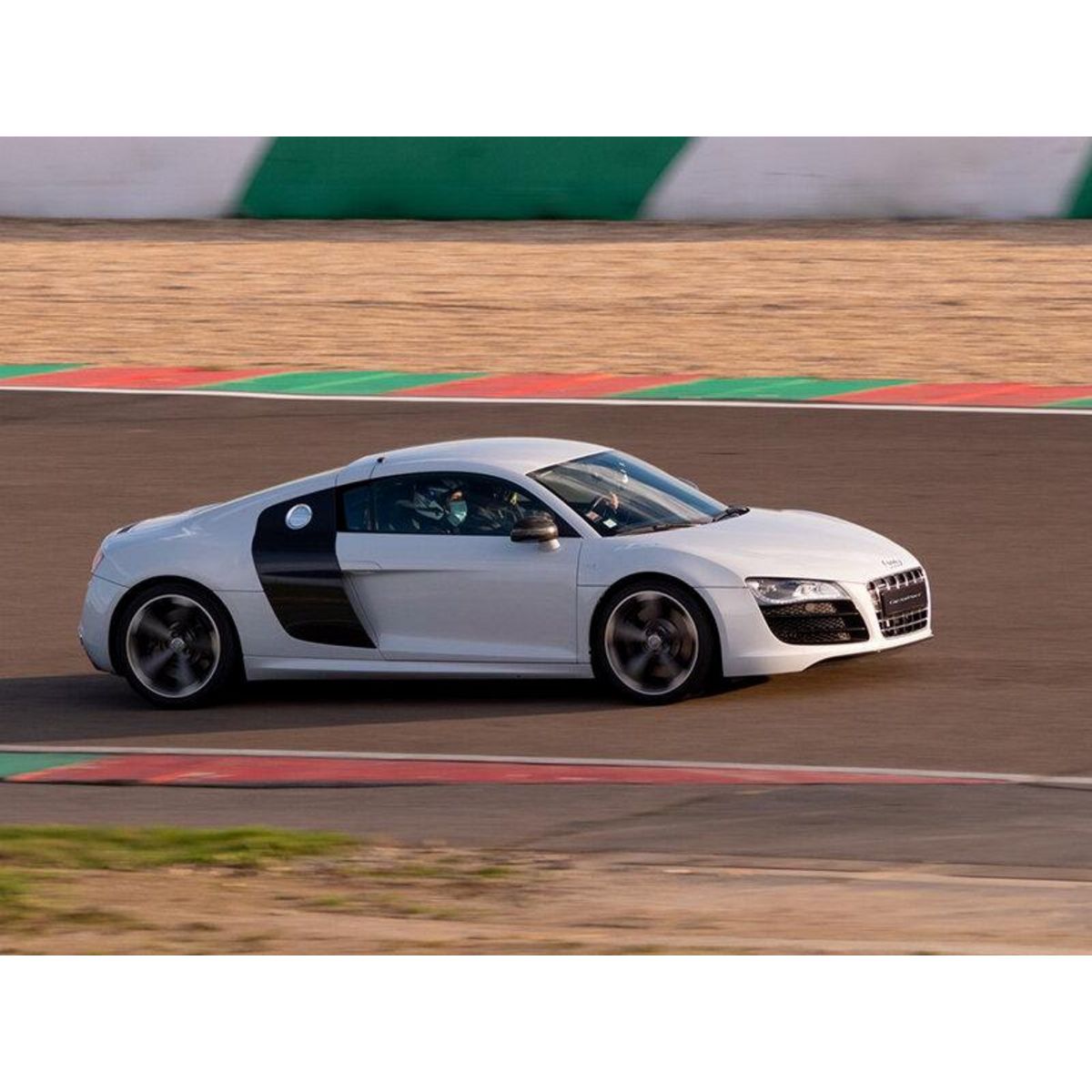 Smartbox Stage de pilotage : 3 à 5 tours au volant d'une voiture de course sur le circuit de Haute Saintonge - Coffret Cadeau Sport & Aventure